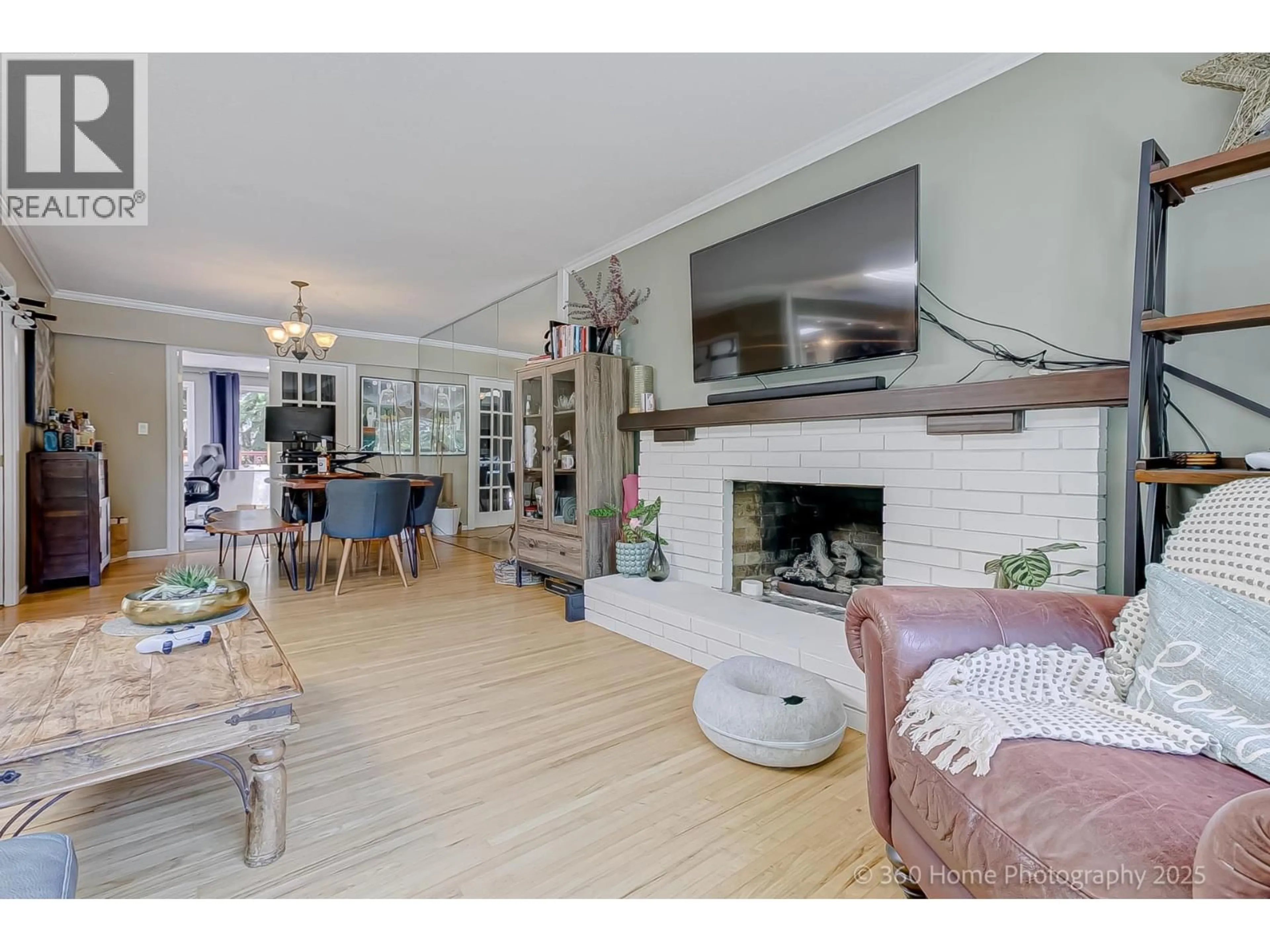 Living room with furniture, unknown for 5105 8A AVENUE, Delta British Columbia V4M1T5