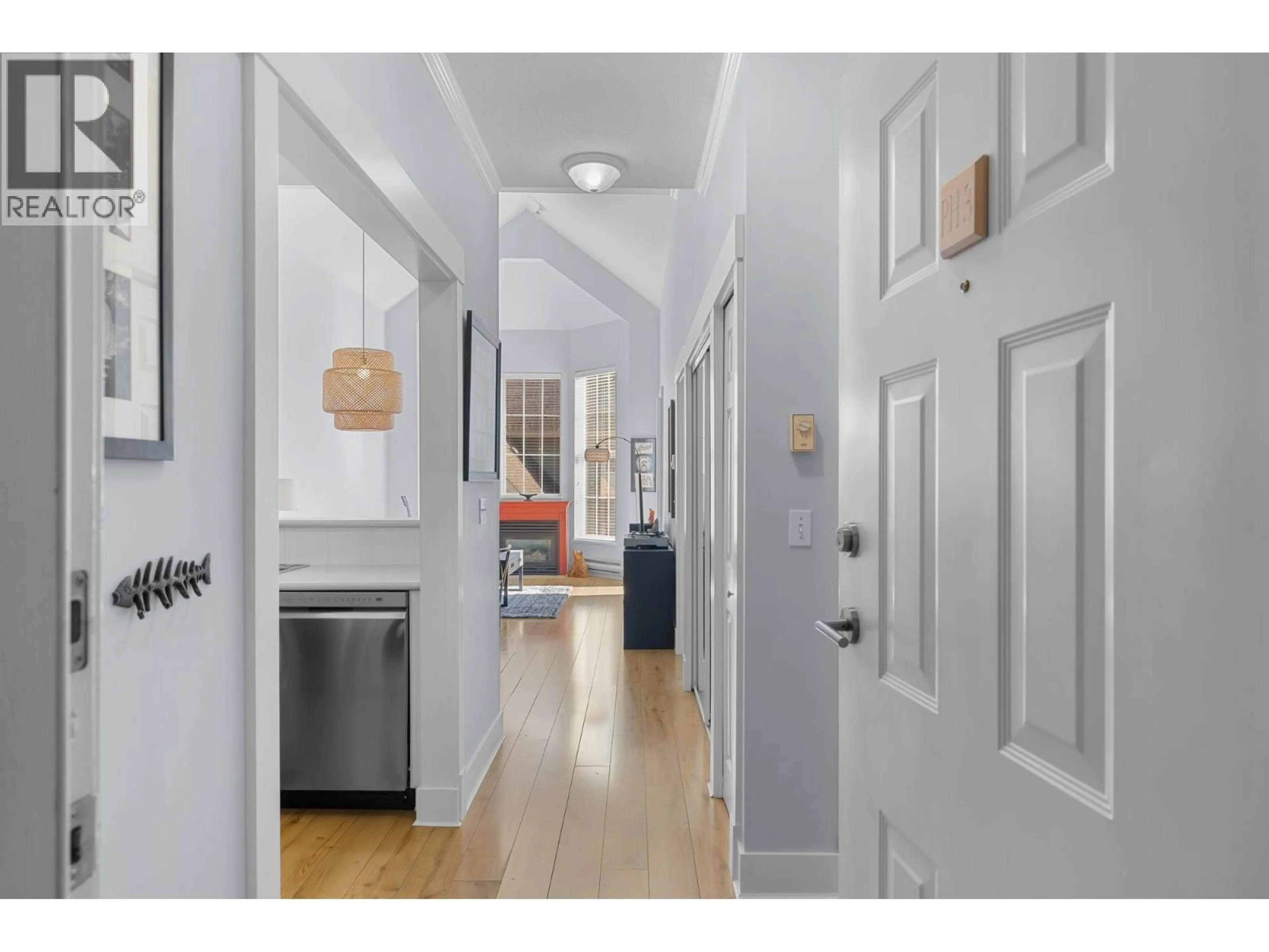 Indoor entryway for PH3 - 5555 13A AVENUE, Delta British Columbia V4M2E7