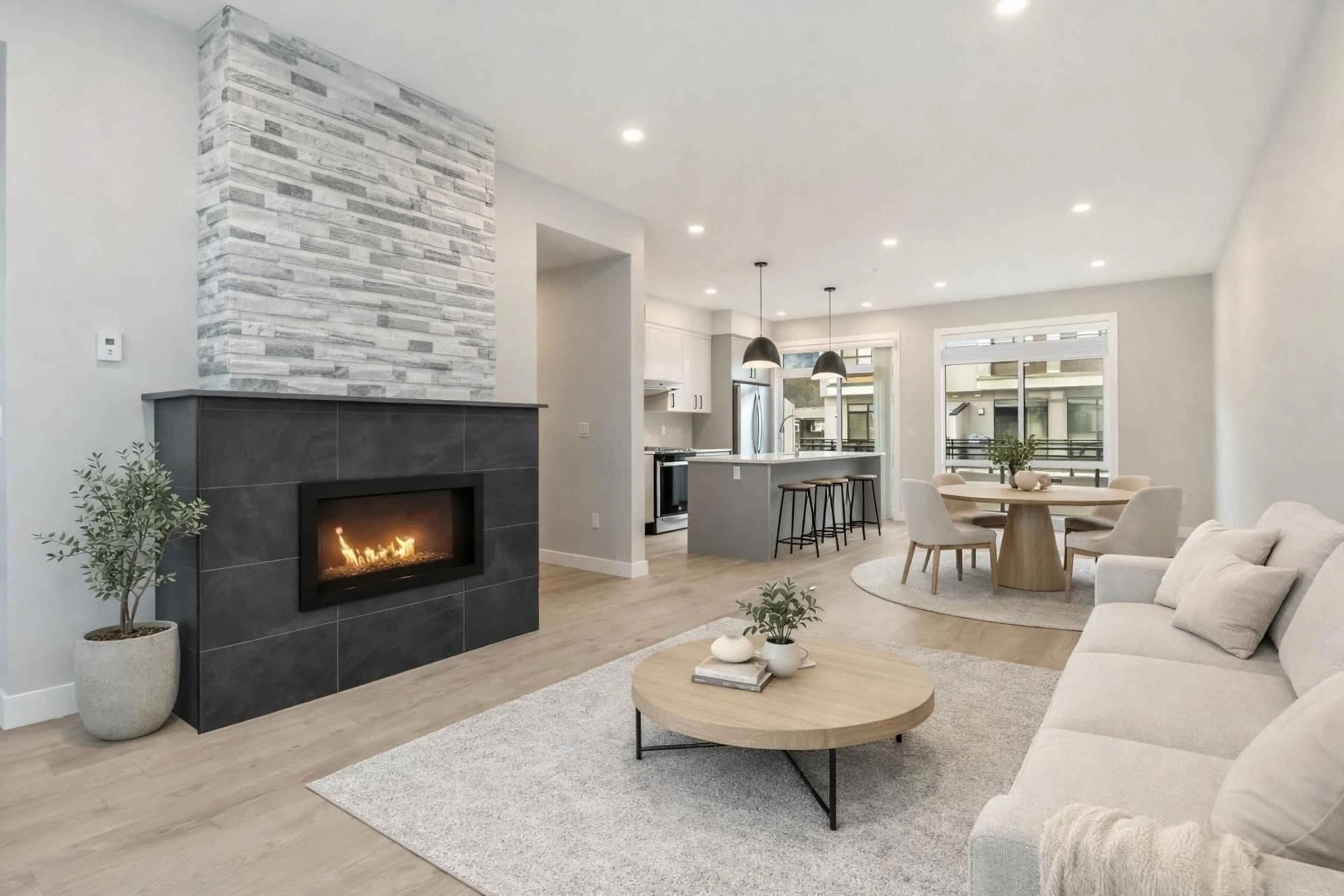Living room with furniture, ceramic/tile floor for 211 - 46150 THOMAS ROAD, Chilliwack British Columbia V2R6B3