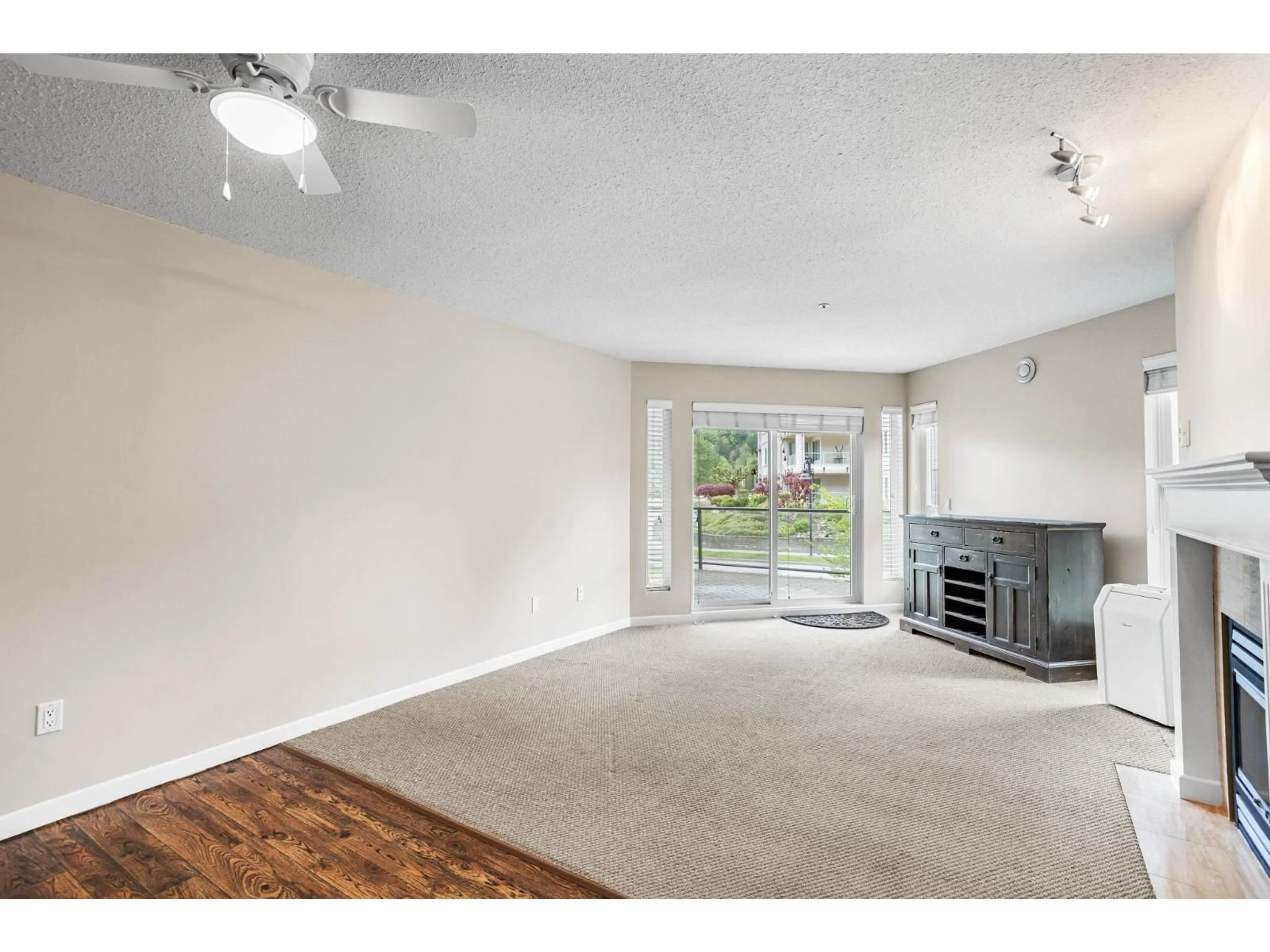 A pic of a room for 123 - 378 ESPLANADE AVENUE, Harrison Hot Springs British Columbia V0M1A3