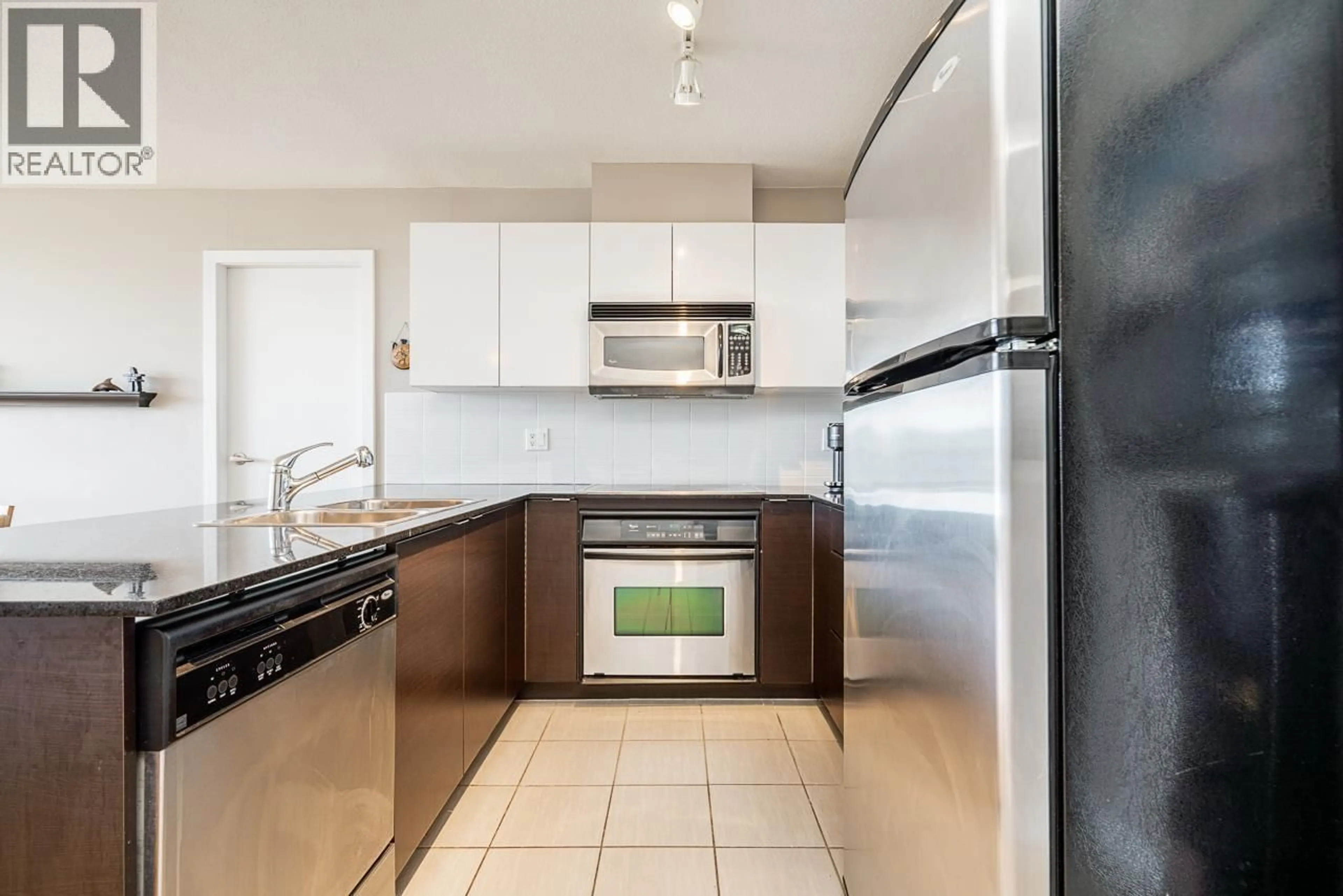 Standard kitchen, unknown for 1504 - 4178 DAWSON STREET, Burnaby British Columbia V5C0A1