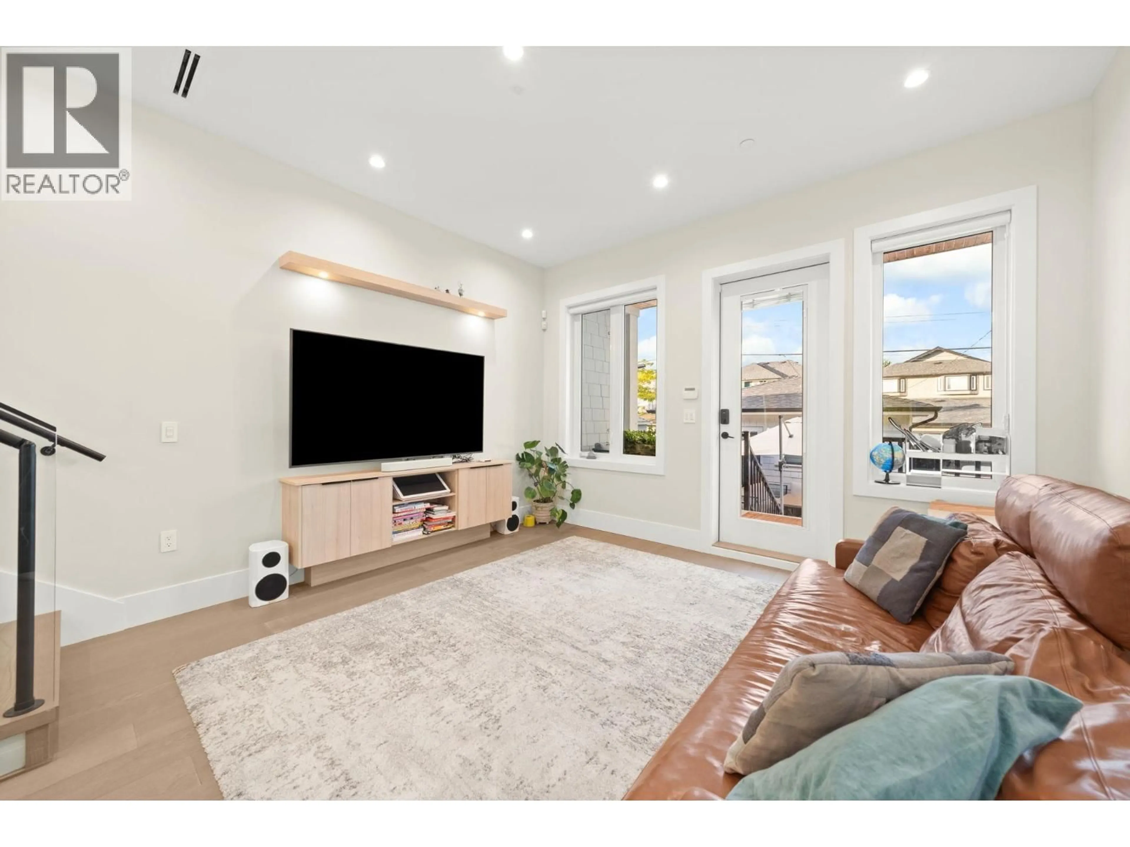 Unknown for 2815 19TH AVENUE, Vancouver British Columbia V6L1E4