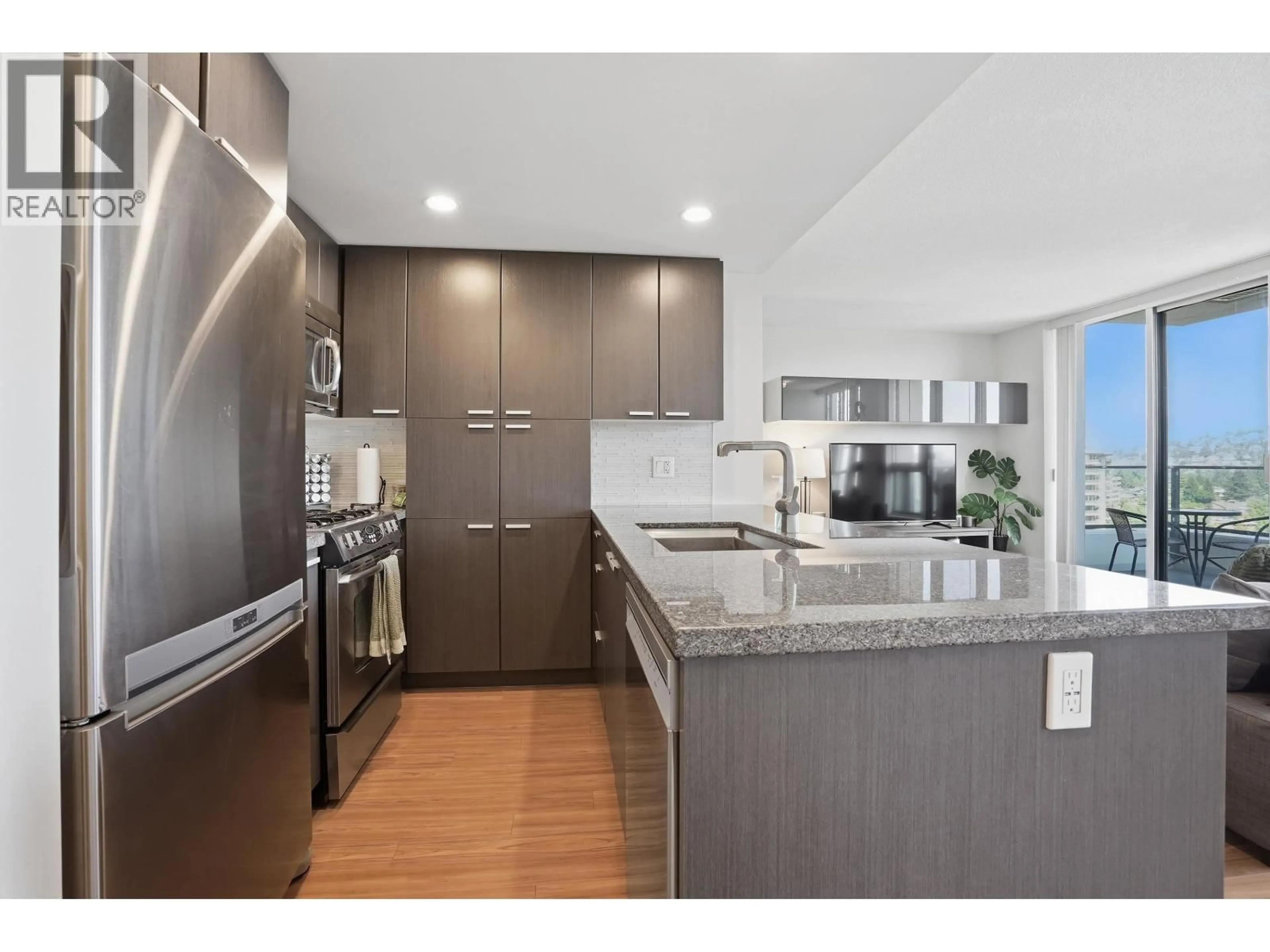 Open concept kitchen, unknown for 2605 - 2232 DOUGLAS ROAD, Burnaby British Columbia V5C0G9