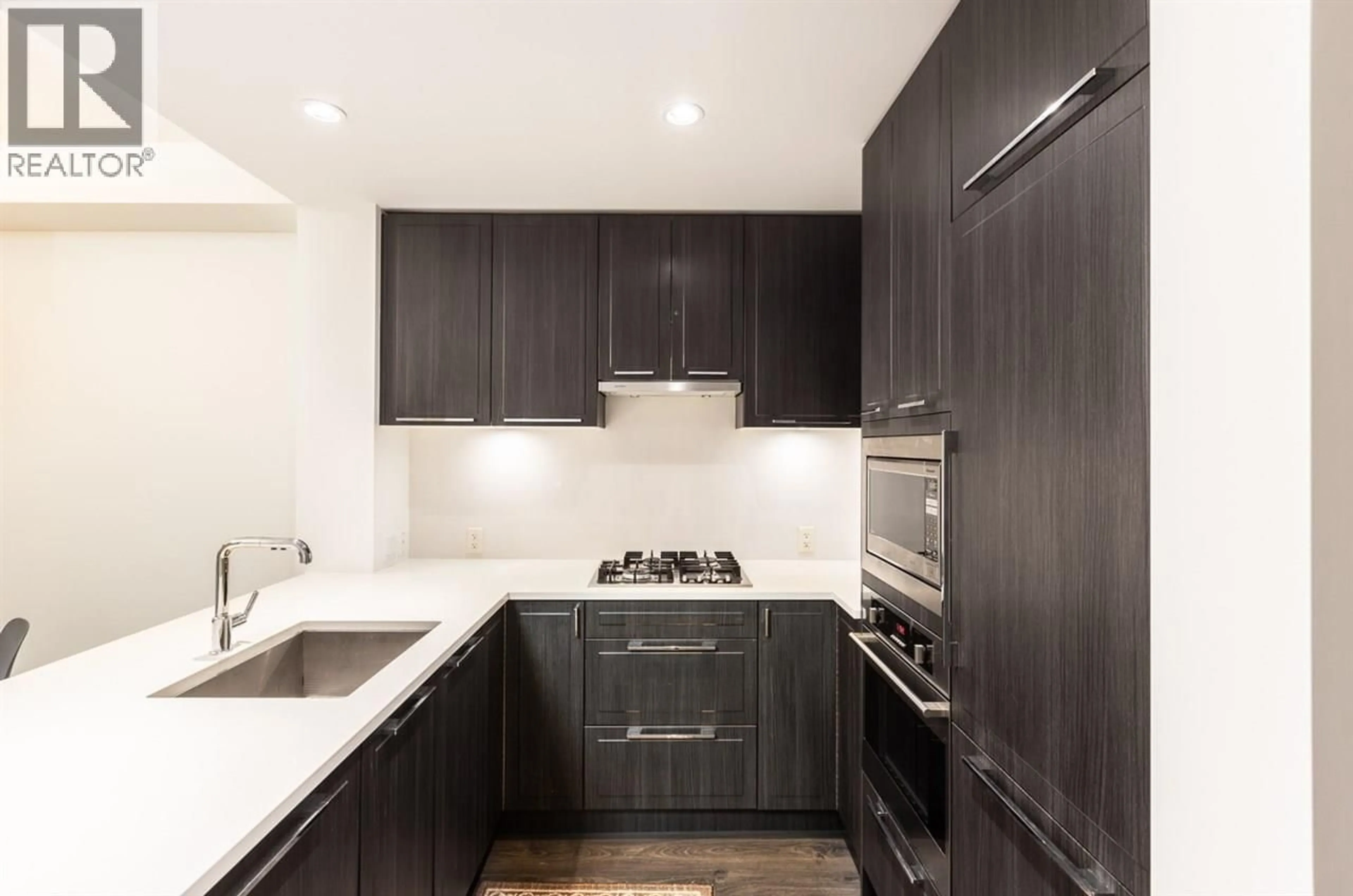 Standard kitchen, unknown for 111 - 6677 CAMBIE STREET, Vancouver British Columbia V6P0E6