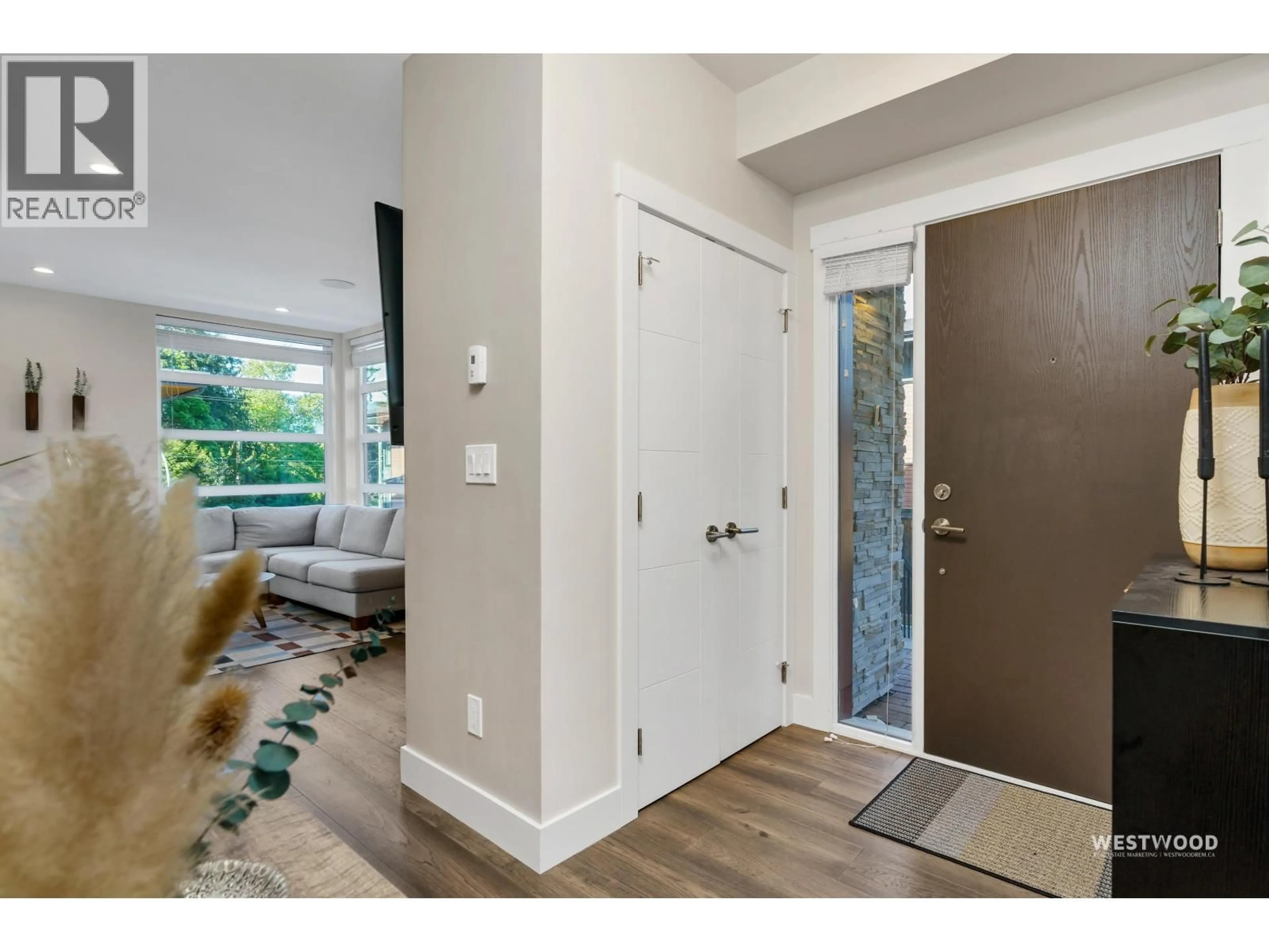 Indoor entryway for 14 - 70 SEAVIEW DRIVE, Port Moody British Columbia V3H0J9