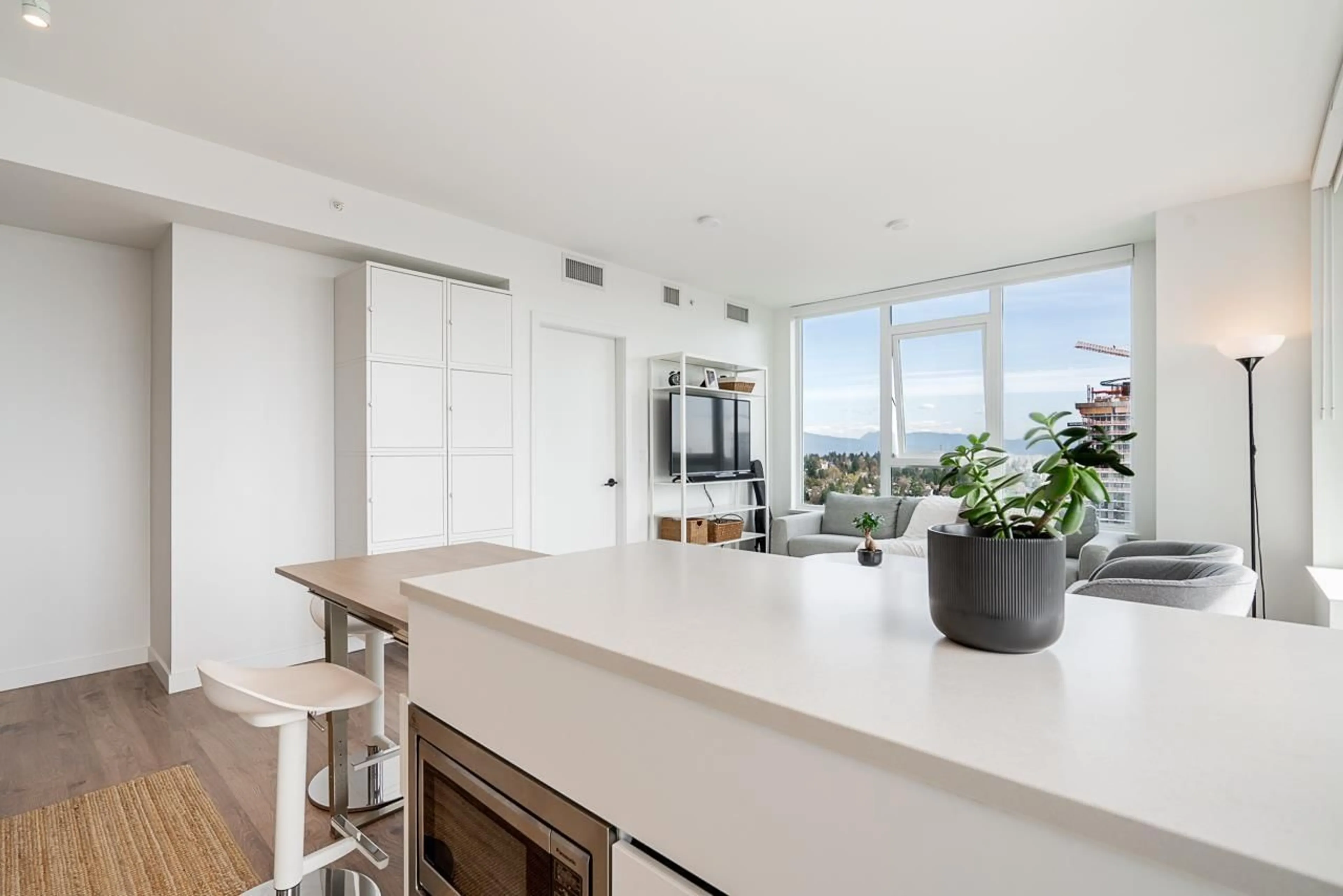 Open concept kitchen, unknown for 2508 - 13428 105 AVENUE, Surrey British Columbia V3T0S6