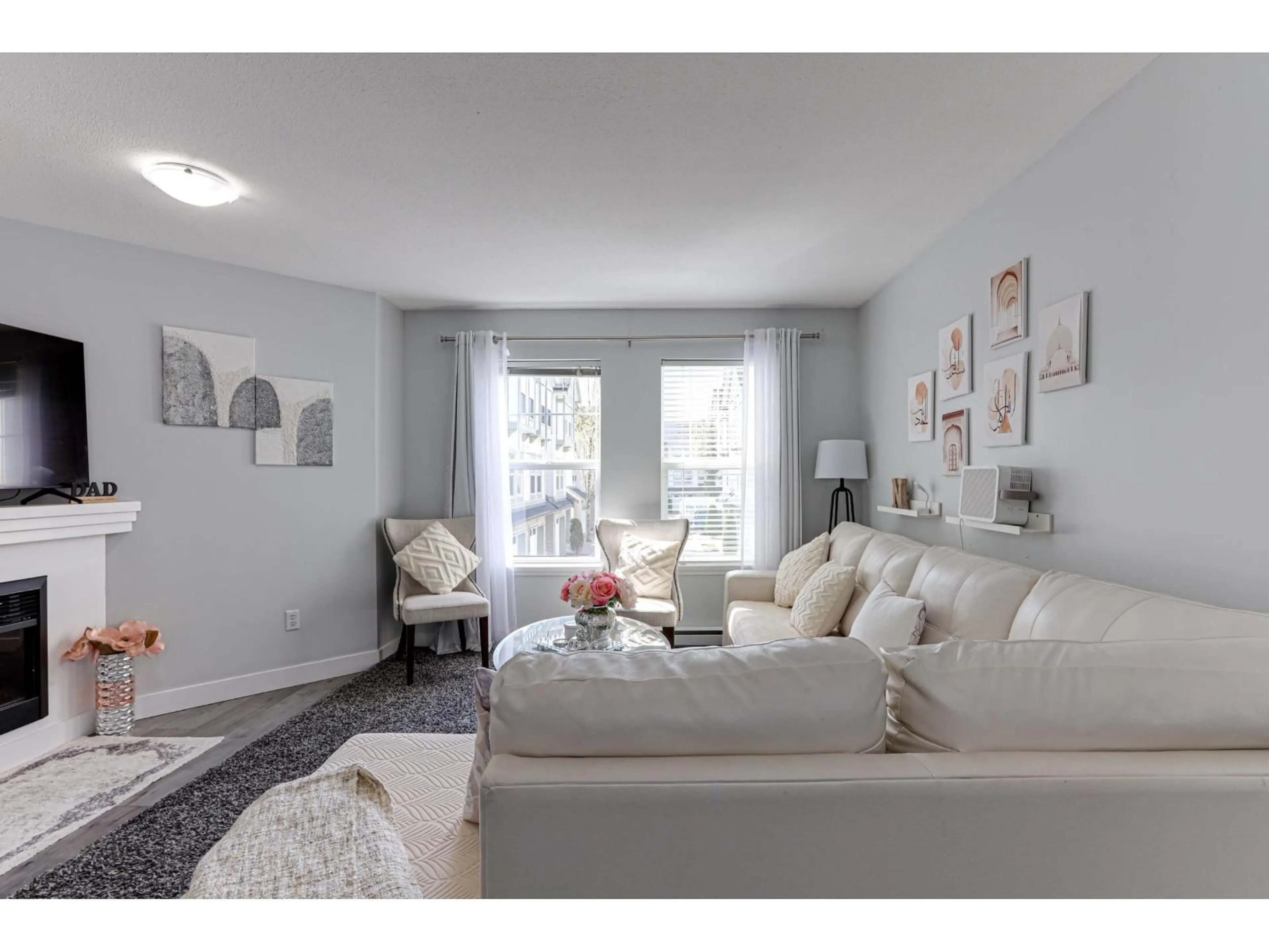 Living room with furniture, unknown for 19 - 8638 159 STREET, Surrey British Columbia V4N5P7