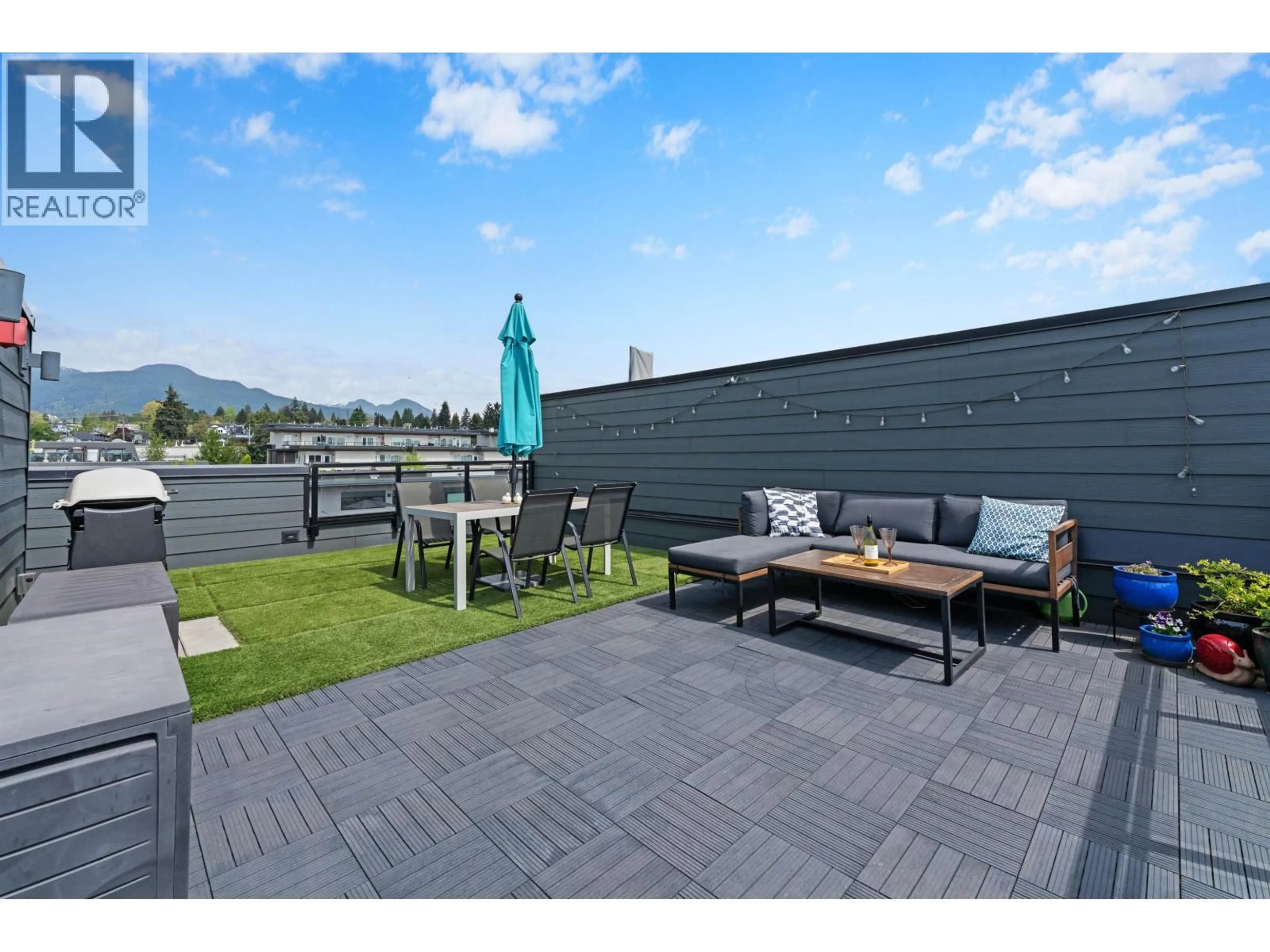 Patio, mountain view for 402 - 505 2ND STREET, North Vancouver British Columbia V7L1E1