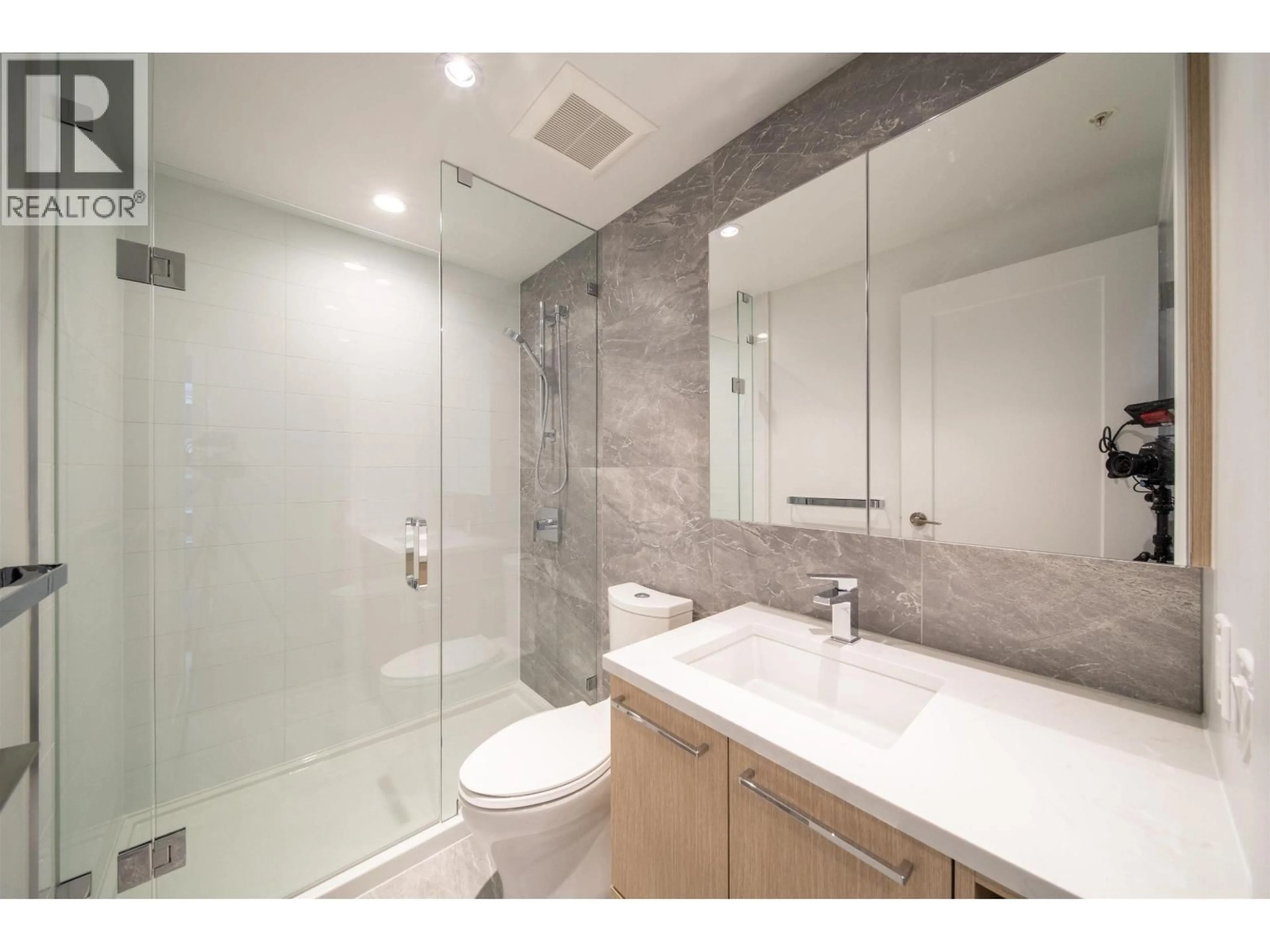 Standard bathroom, ceramic/tile floor for 702 - 8155 CAPSTAN WAY, Richmond British Columbia V6X0V3