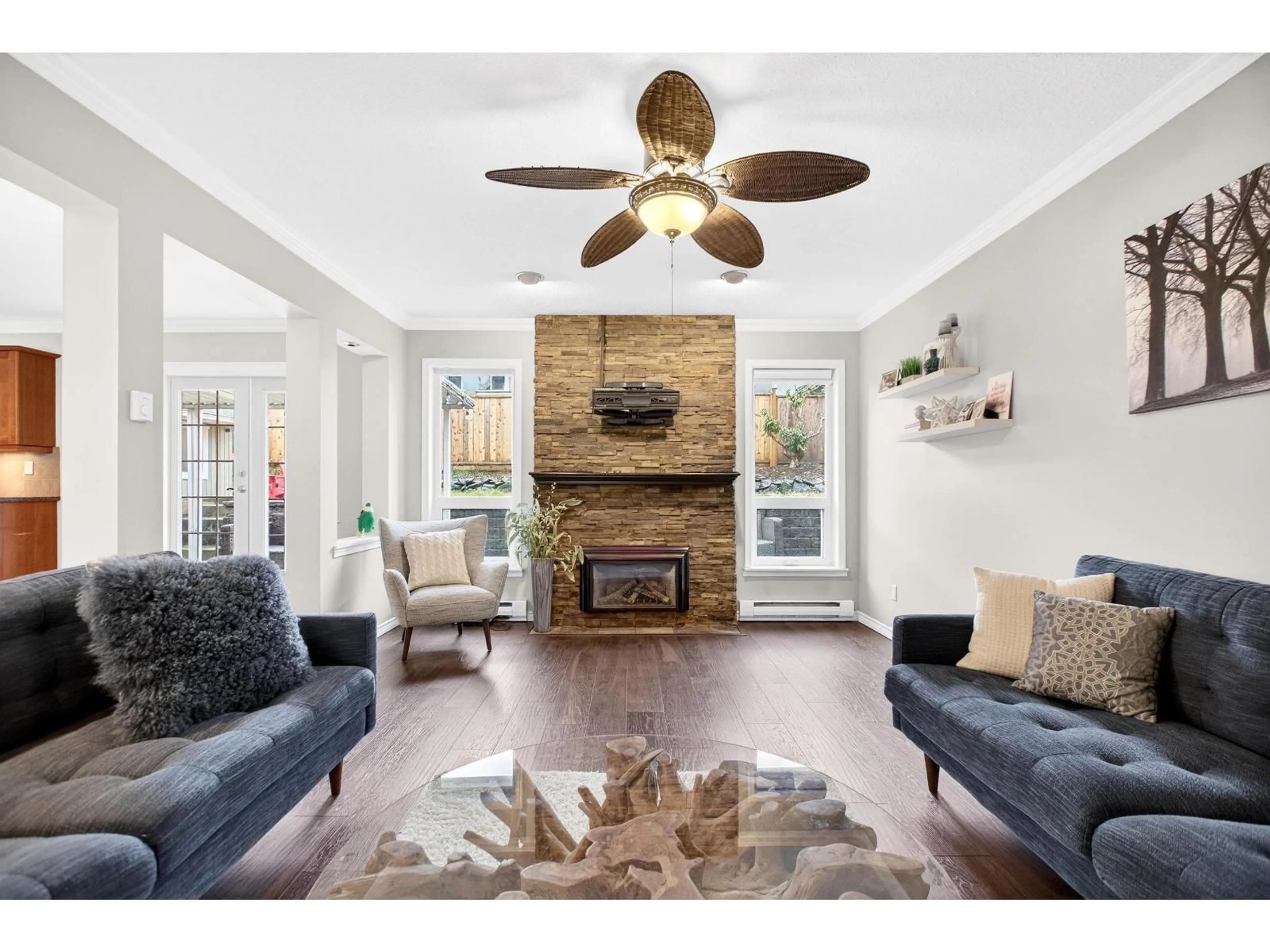 Living room with furniture, unknown for 19712 49TH AVENUE, Langley British Columbia V3A3R3
