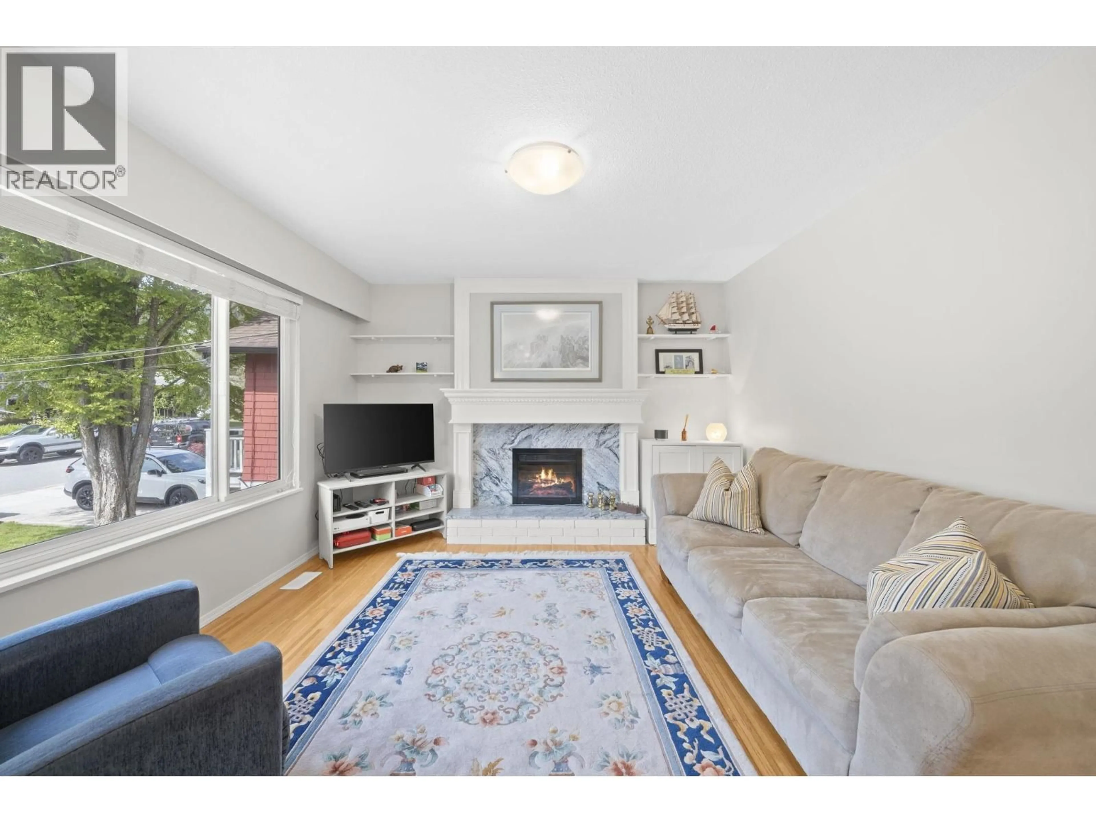 Living room with furniture, unknown for 3444 CHURCH STREET, North Vancouver British Columbia V7K2L4