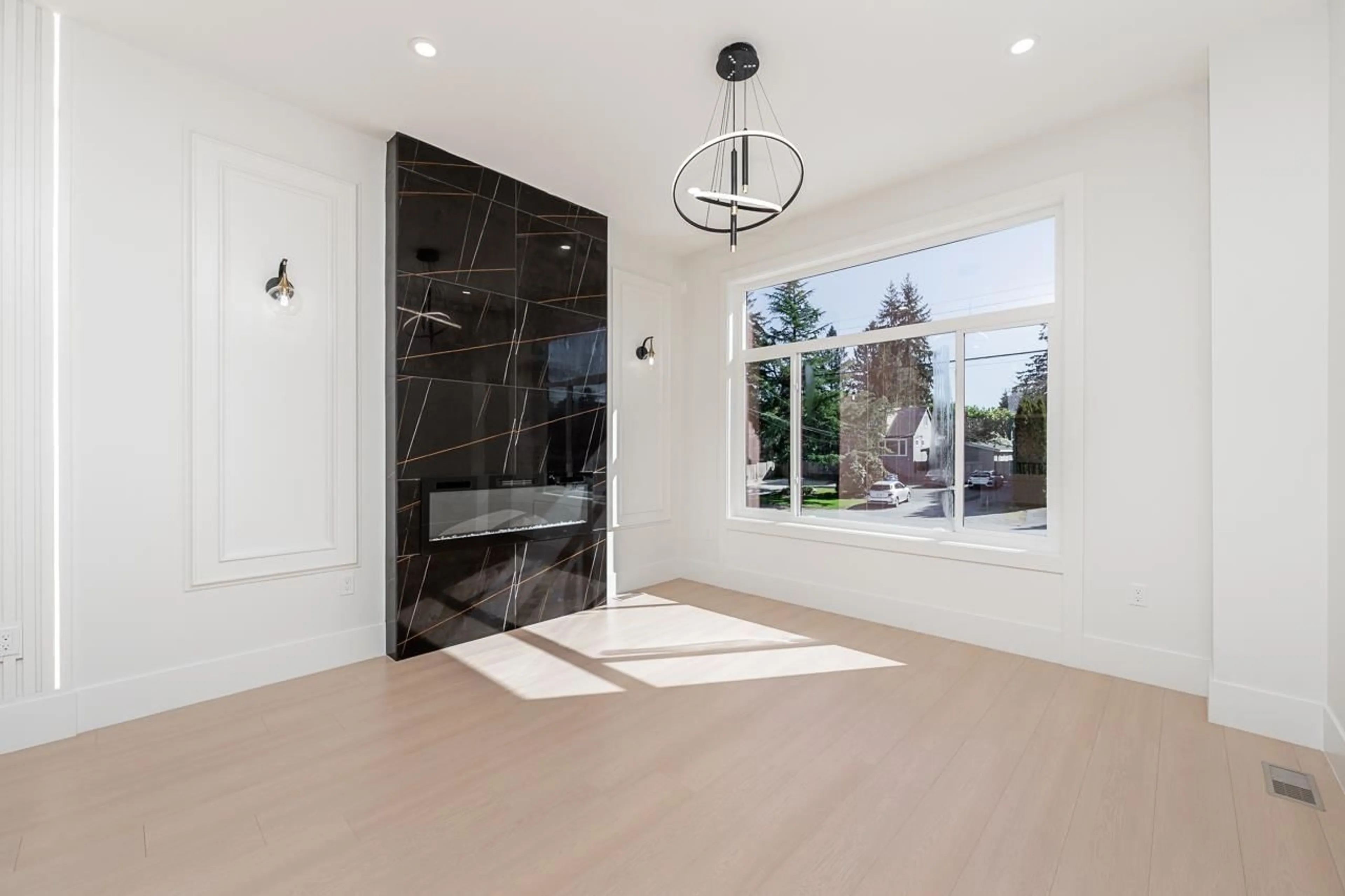 Indoor entryway for 1 - 14259 PARK DRIVE, Surrey British Columbia V3R5P1