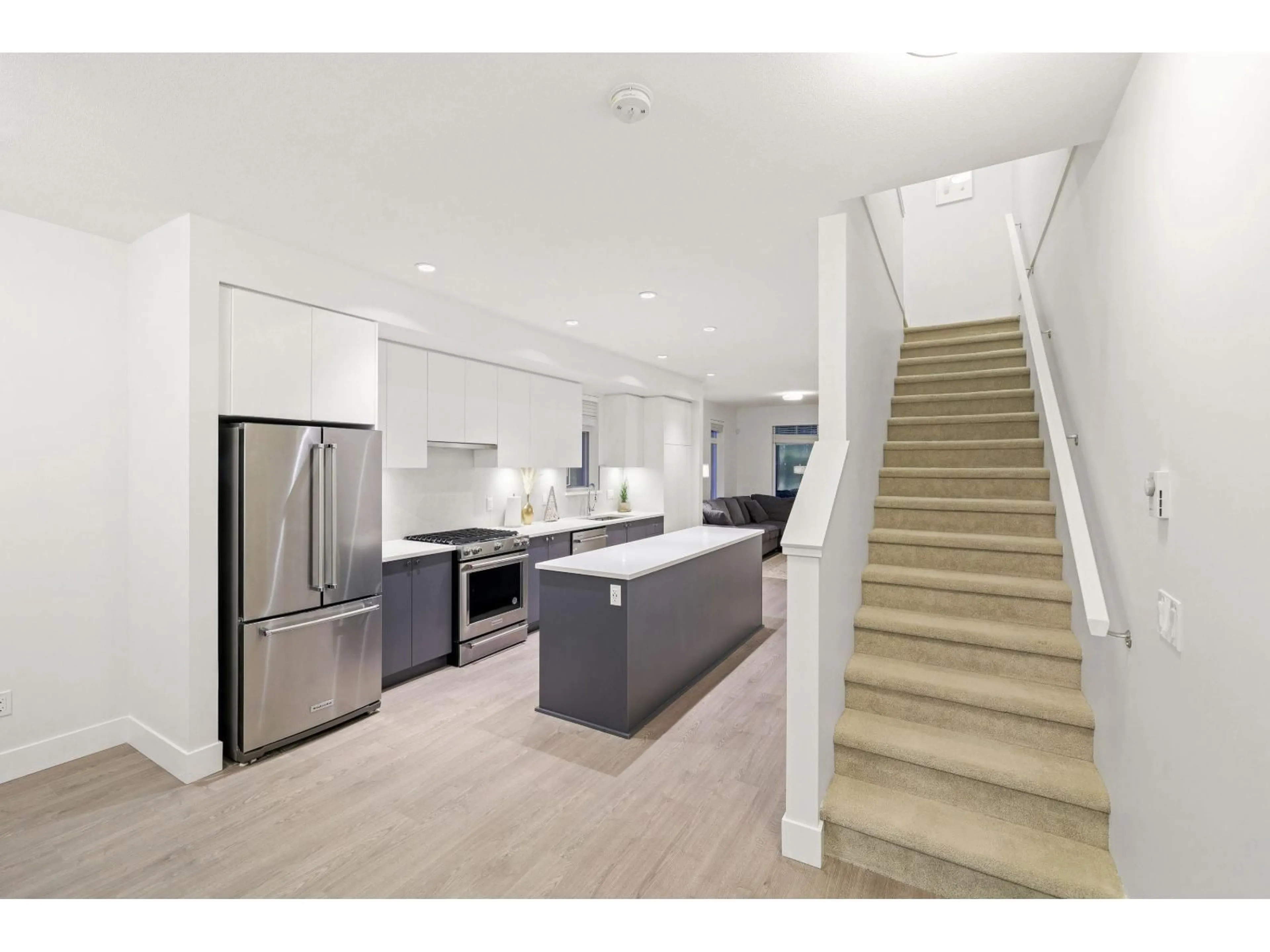 Open concept kitchen, unknown for 51 - 2070 OAK MEADOWS DRIVE, Surrey British Columbia V3Z1J1