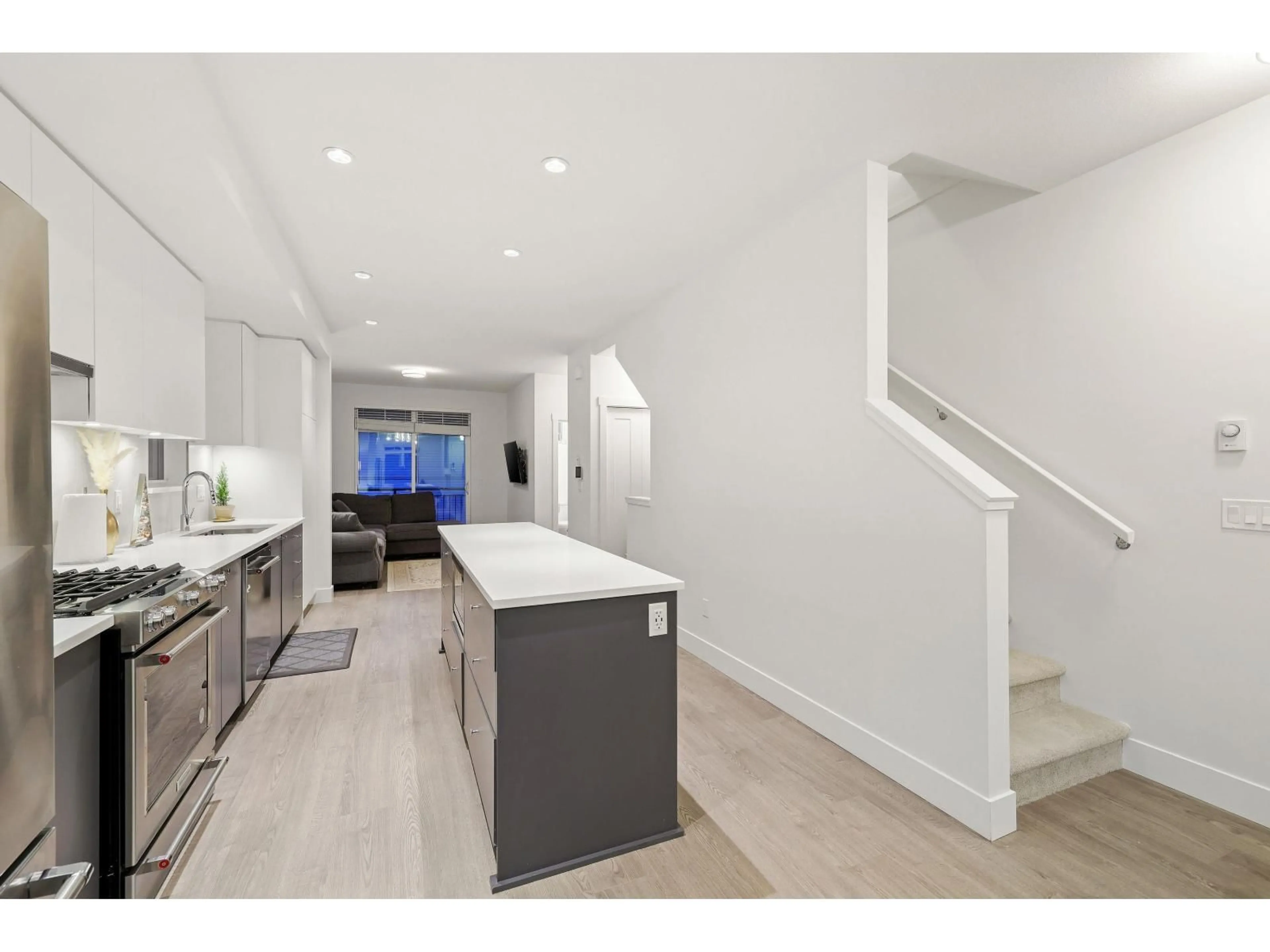 Open concept kitchen, unknown for 51 - 2070 OAK MEADOWS DRIVE, Surrey British Columbia V3Z1J1