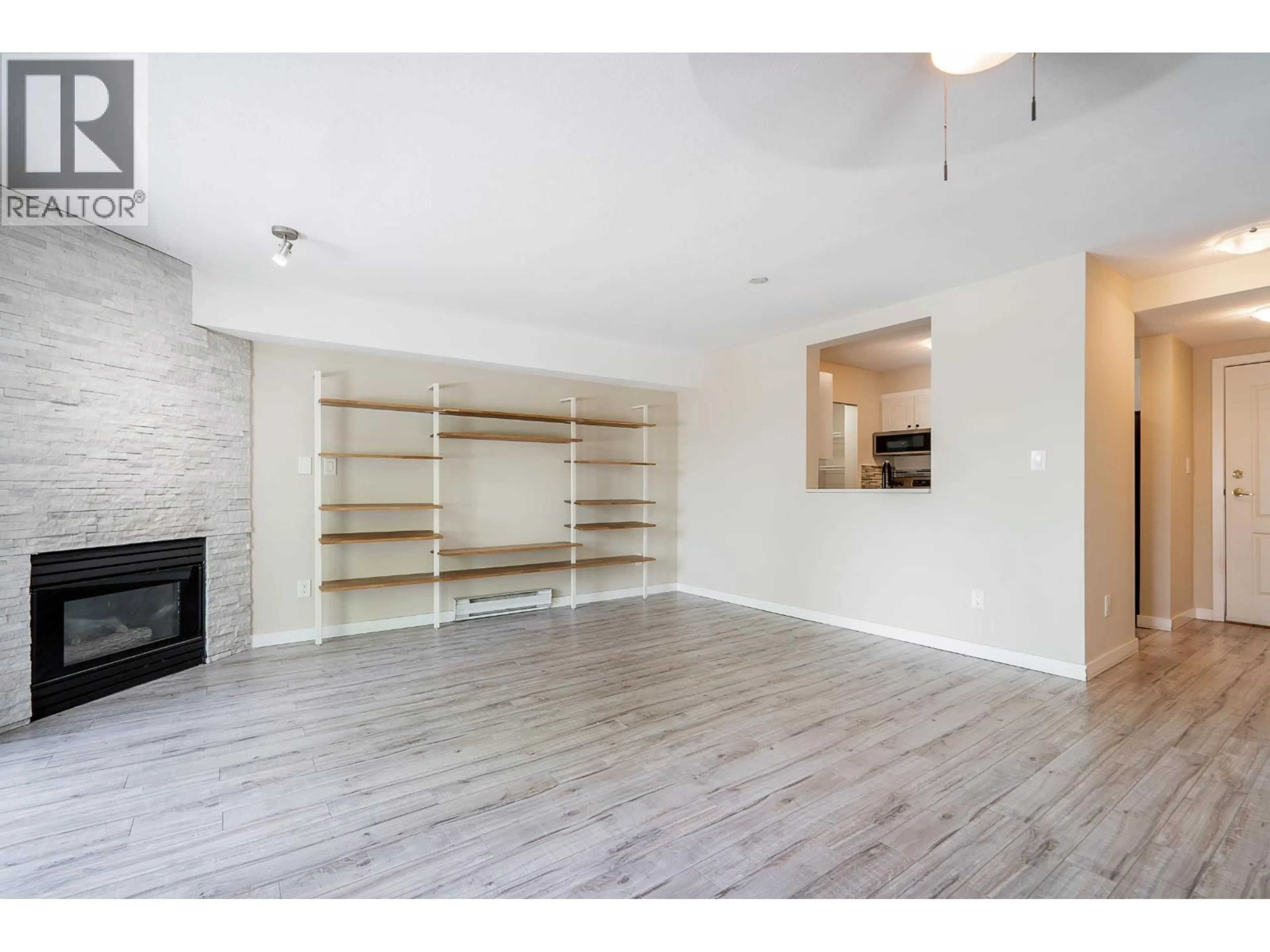 Unknown for 204 - 3183 ESMOND AVENUE, Burnaby British Columbia V5G4V6