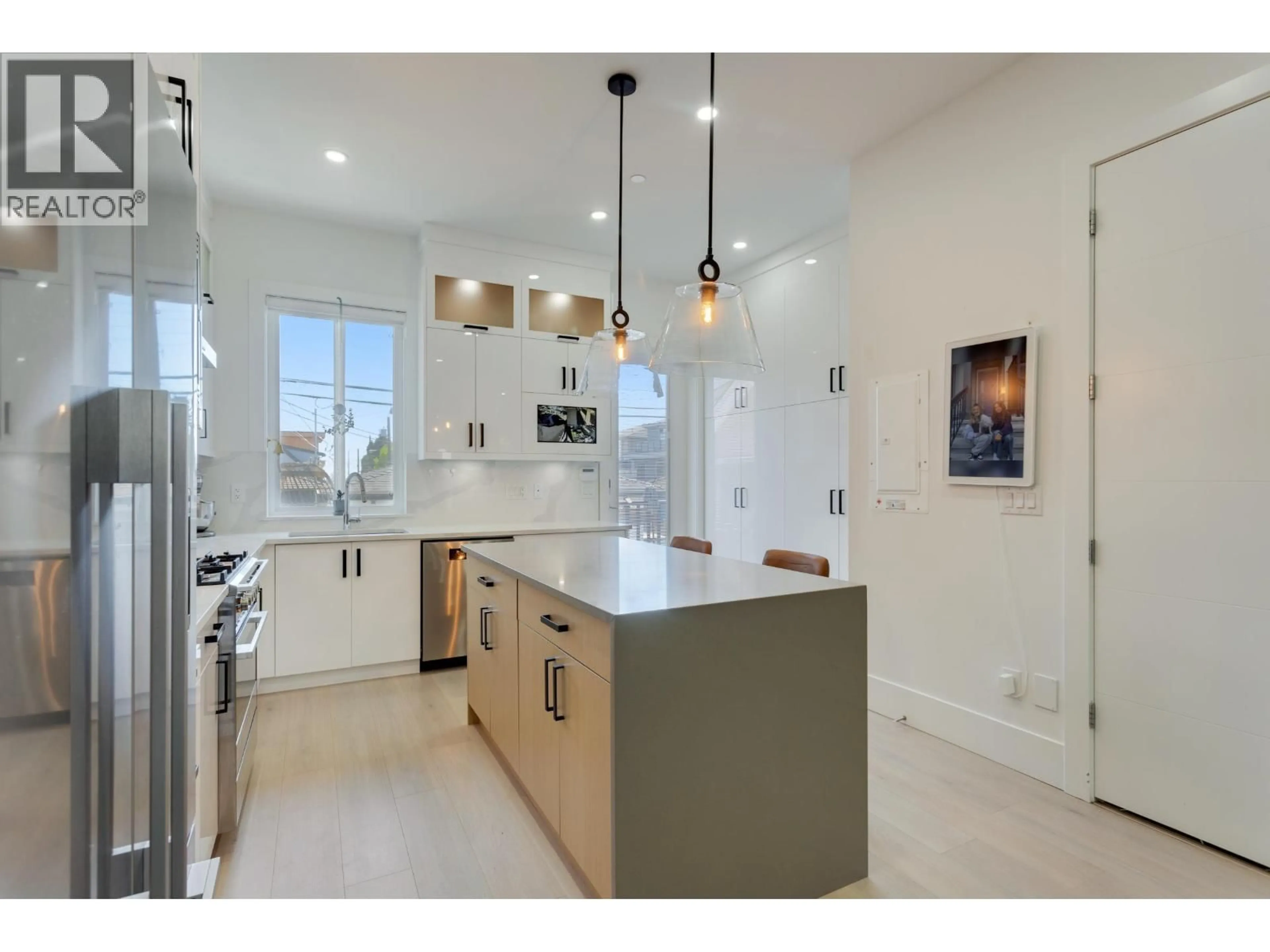 Open concept kitchen, ceramic/tile floor for 2868 49TH AVENUE, Vancouver British Columbia V5S1K6