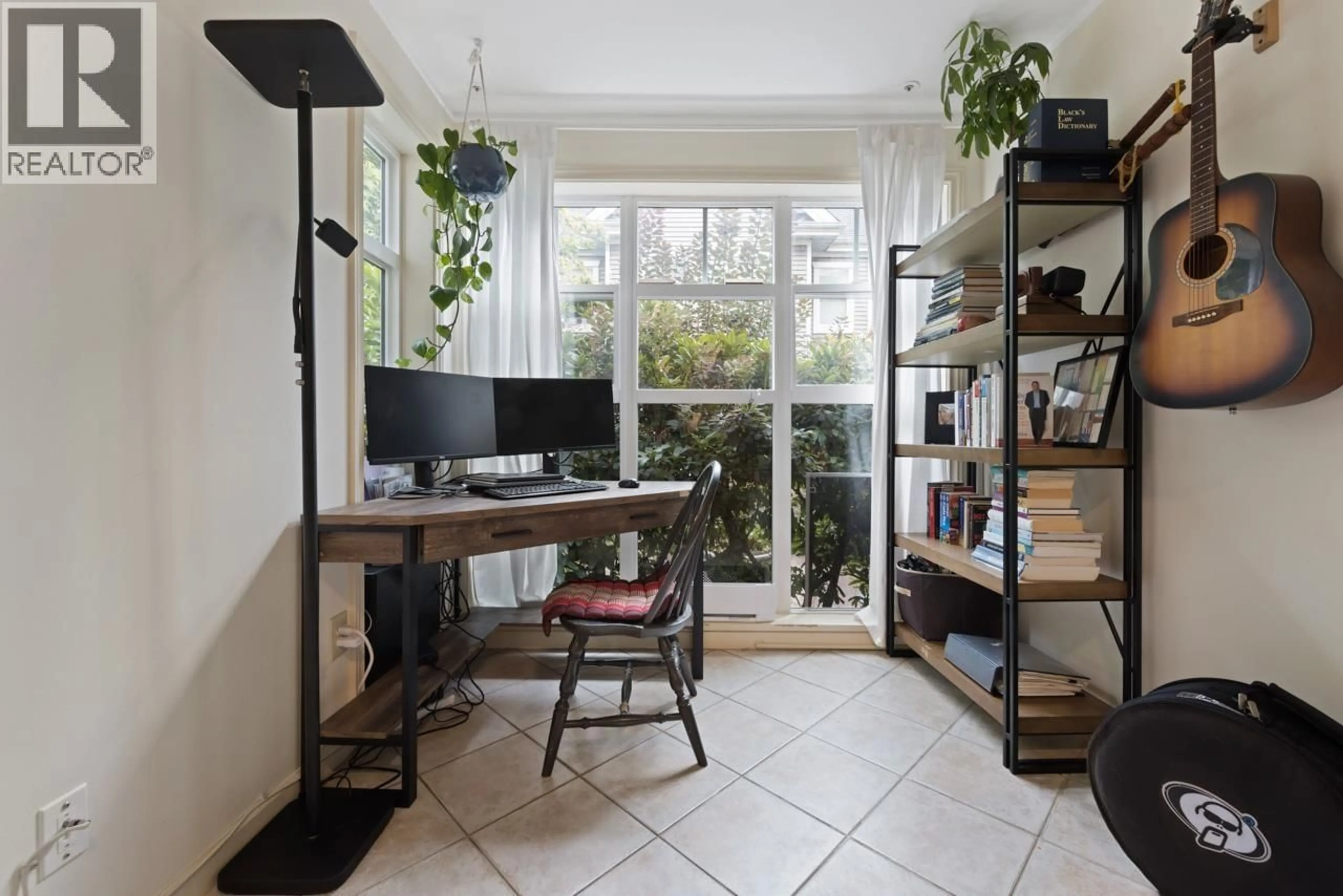 Indoor entryway for 106 - 2588 ALDER STREET, Vancouver British Columbia V6H4E3
