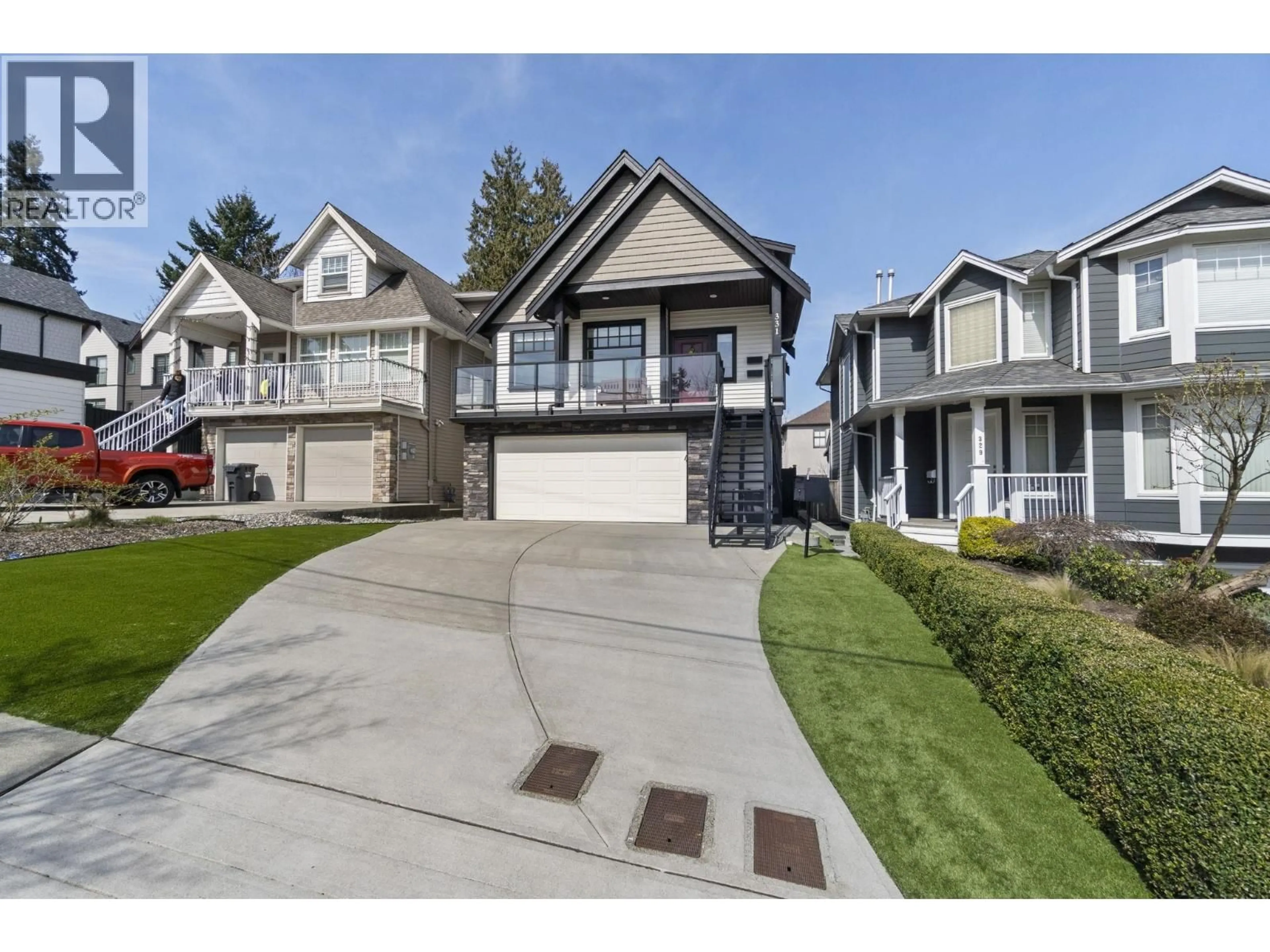Home with vinyl exterior material, street for 331 KEARY STREET, New Westminster British Columbia V3L3L2