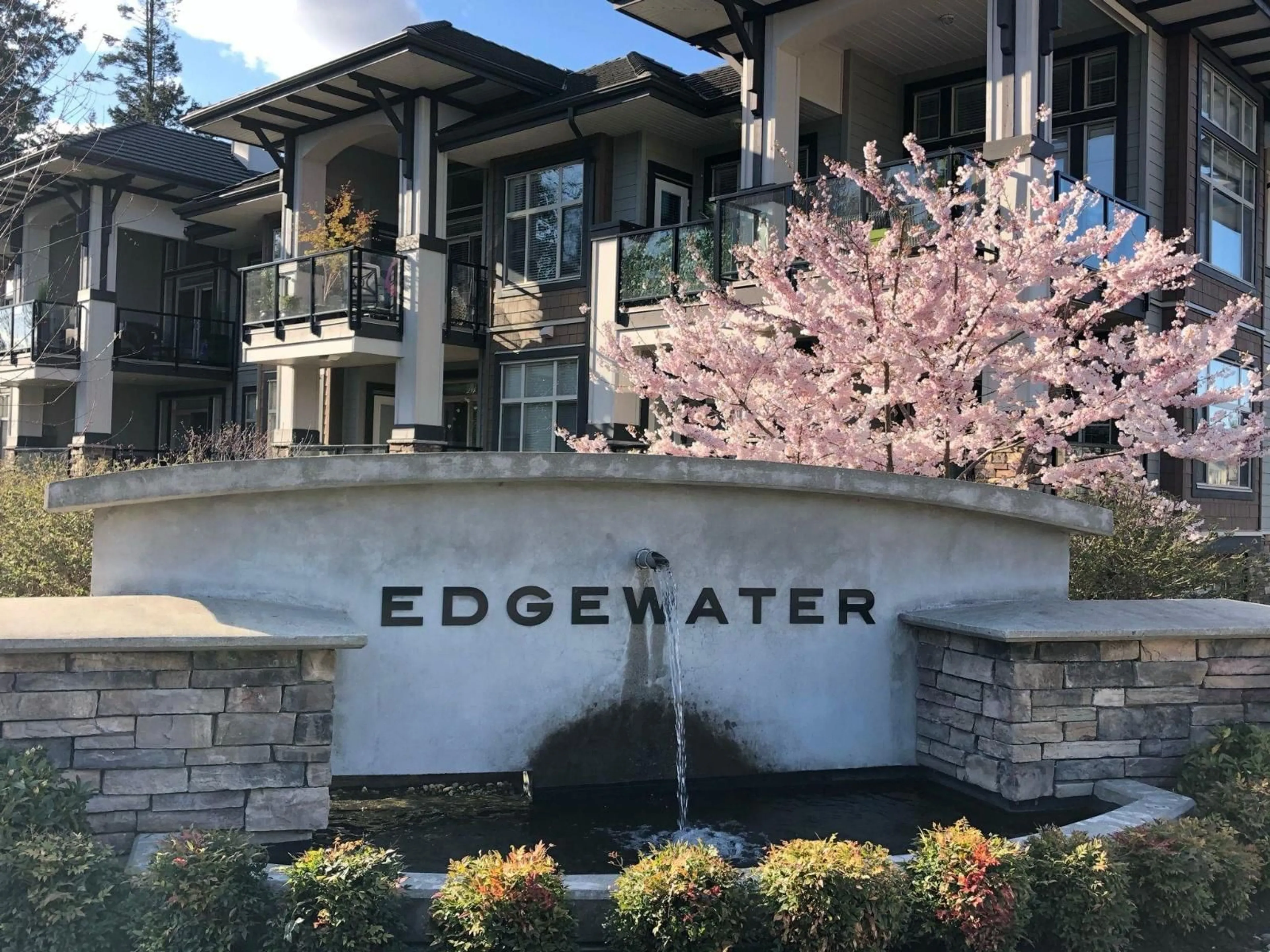 Indoor foyer for 306 - 15195 36 AVENUE, Surrey British Columbia V3Z4R3