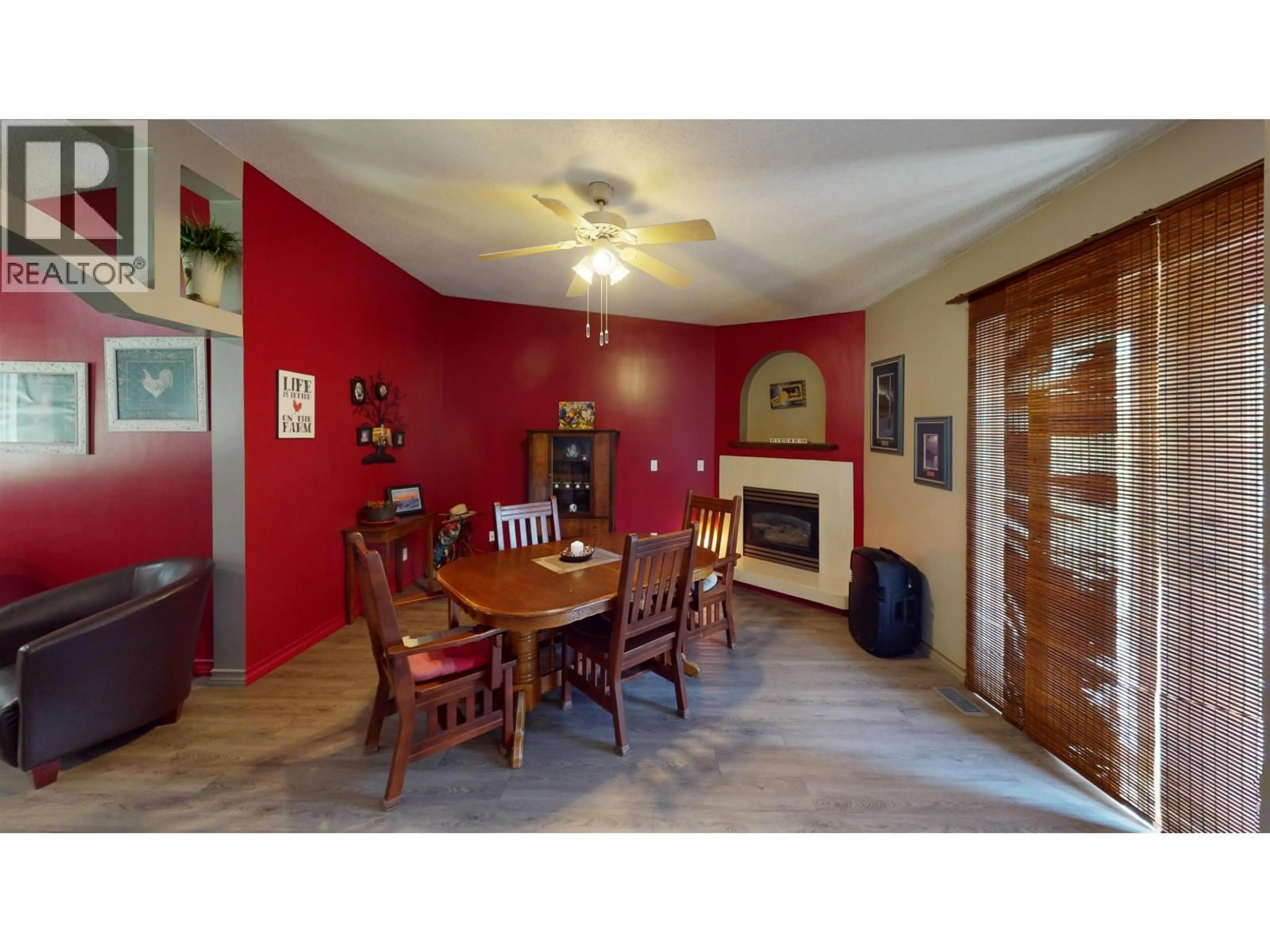 Dining room, unknown for 10264 97 HIGHWAY, Charlie Lake British Columbia V1J8L9