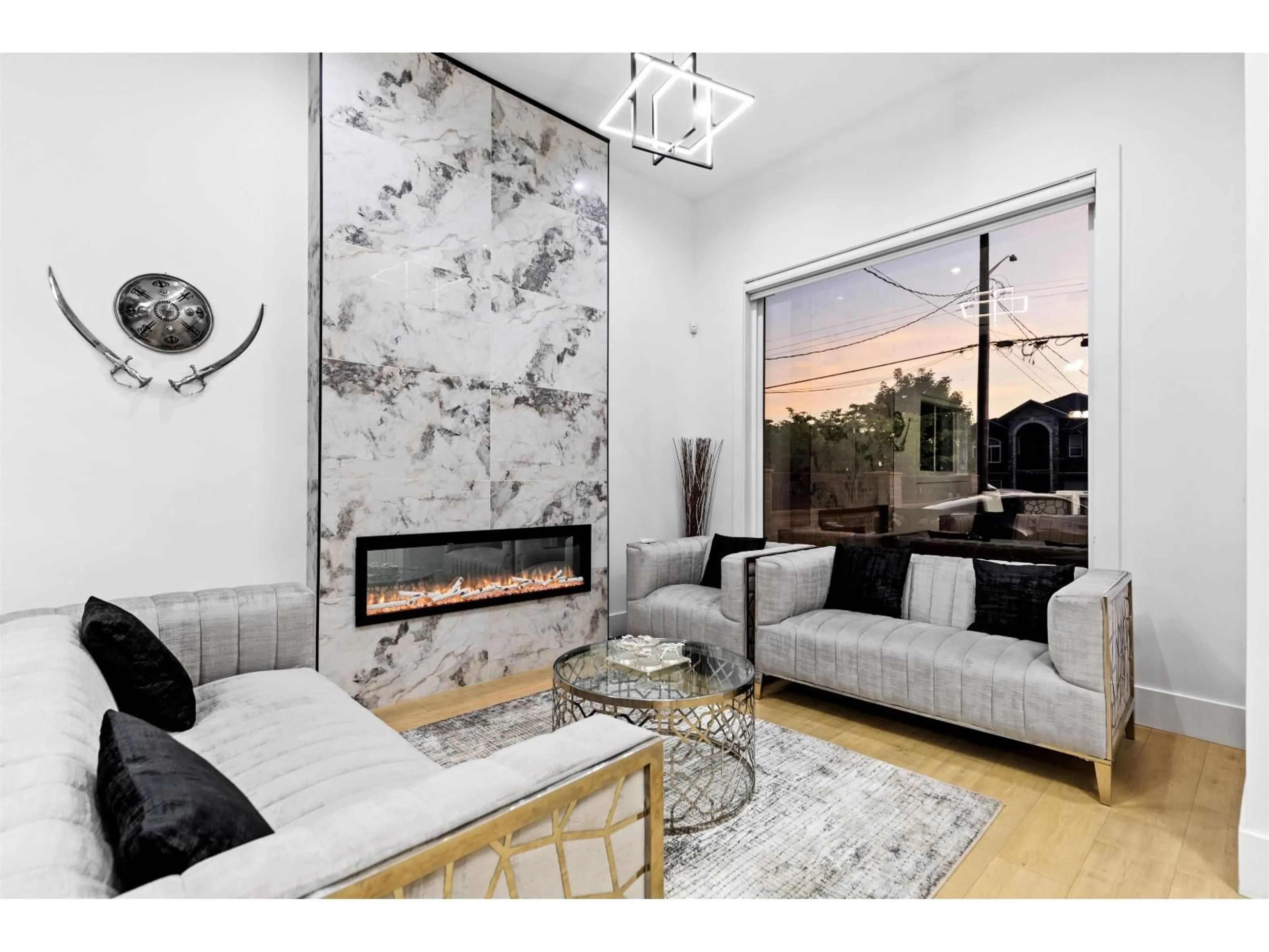Living room with furniture, unknown for 10686 141A STREET, Surrey British Columbia V3T4R7