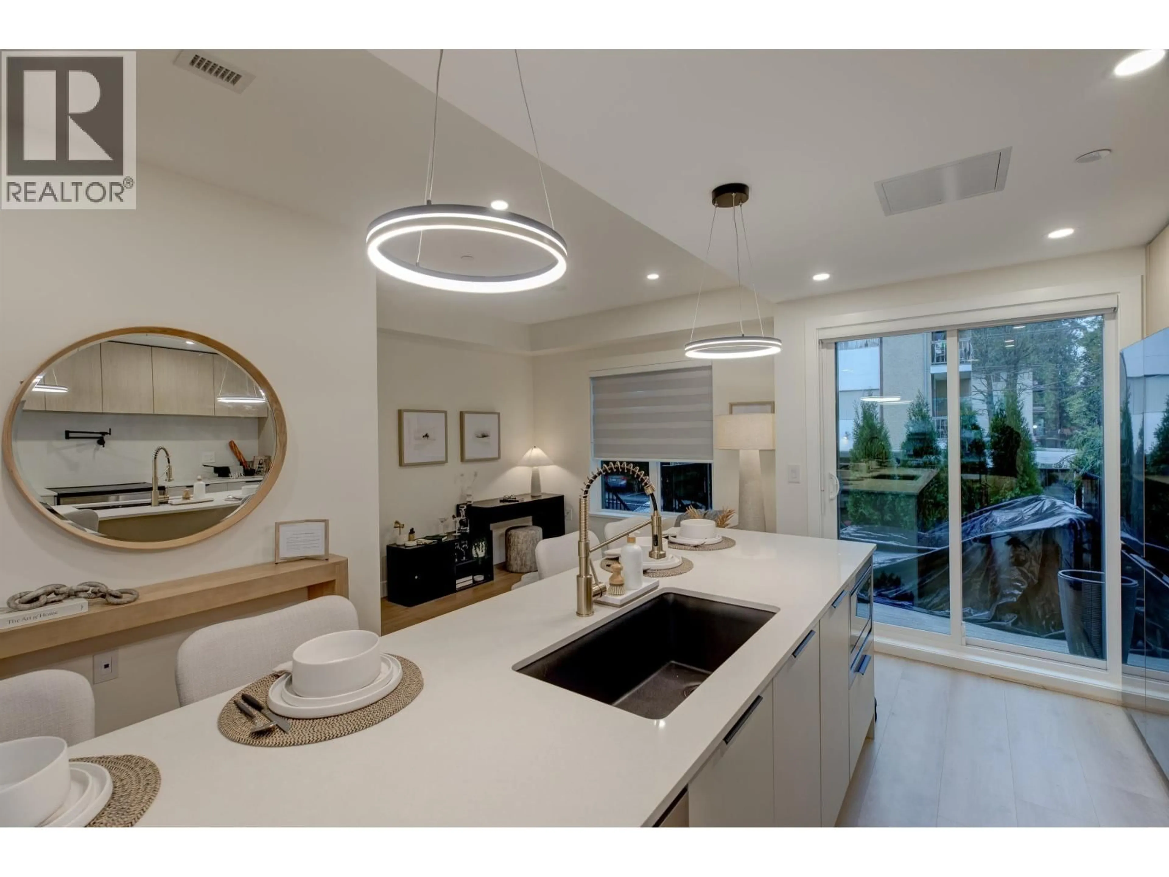 Open concept kitchen, ceramic/tile floor for 7 - 339 KEARY STREET, New Westminster British Columbia V3L3L2