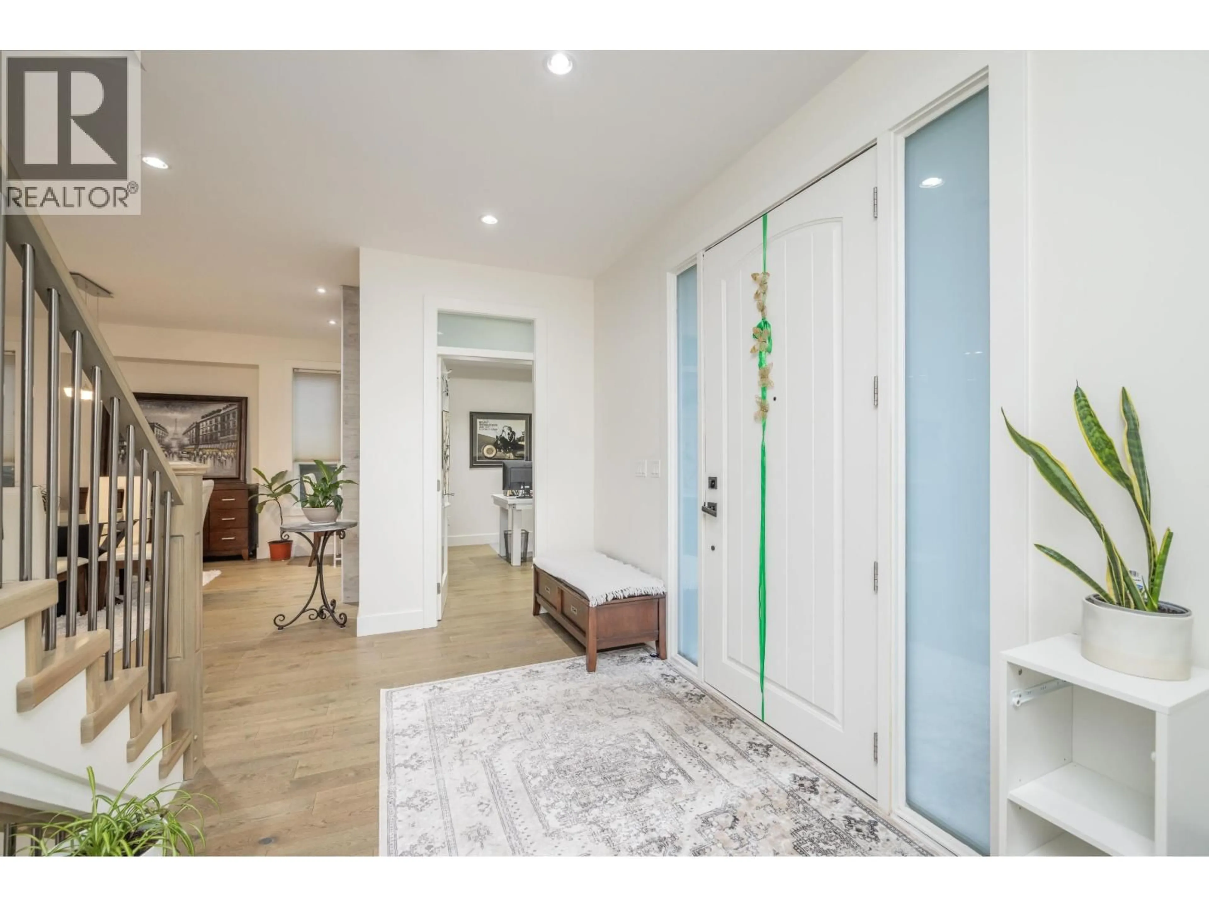 Indoor entryway for 1025 RANCH PARK WAY, Coquitlam British Columbia V3C2J2