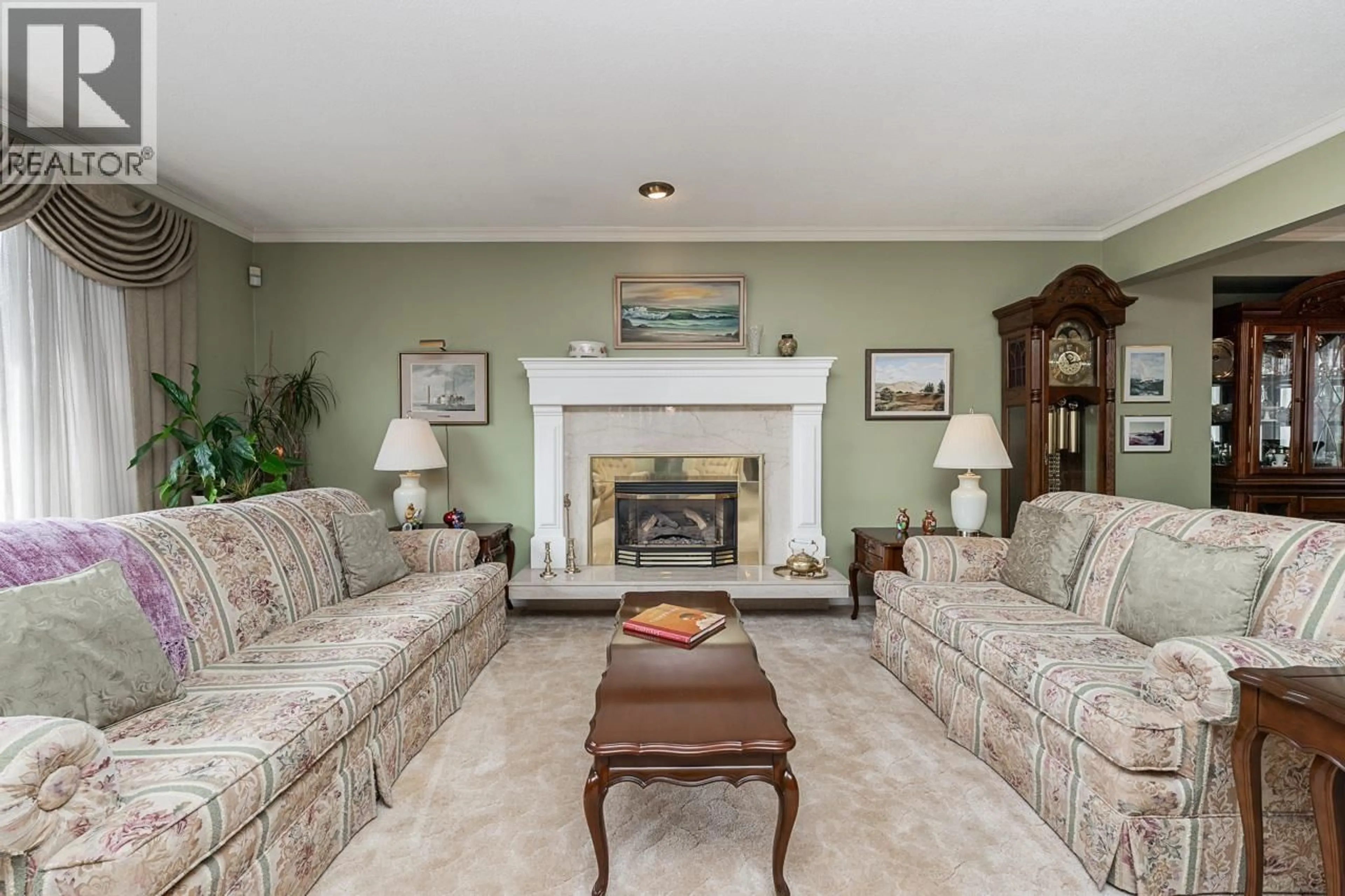 Living room with furniture, unknown for 7055 KITCHENER STREET, Burnaby British Columbia V5A1K8
