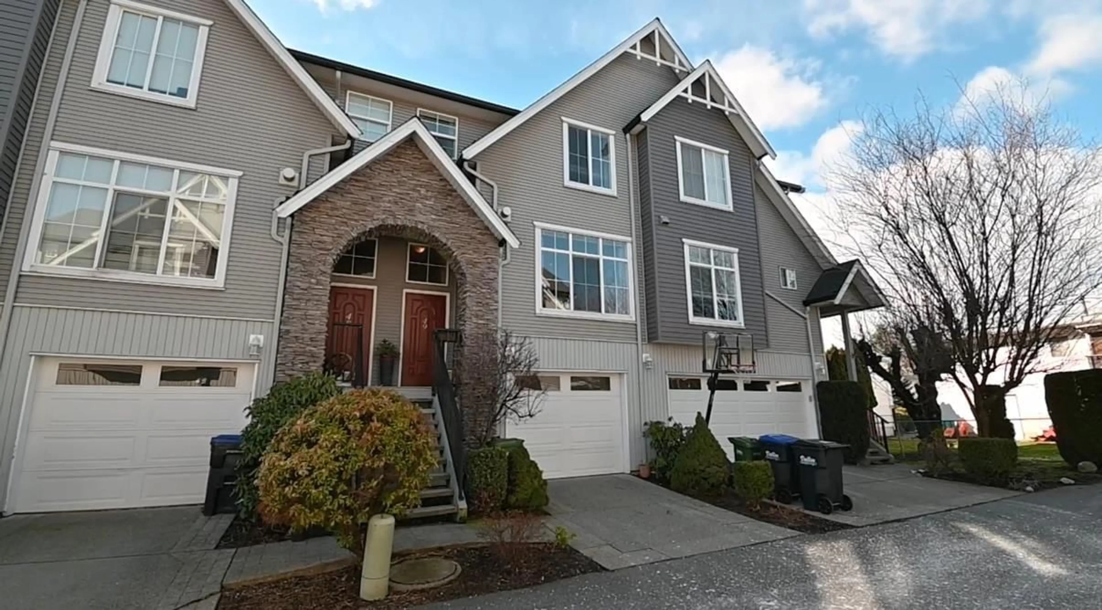 Home with vinyl exterior material, street for 79 - 8881 WALTERS STREET, Chilliwack British Columbia V2P8E9