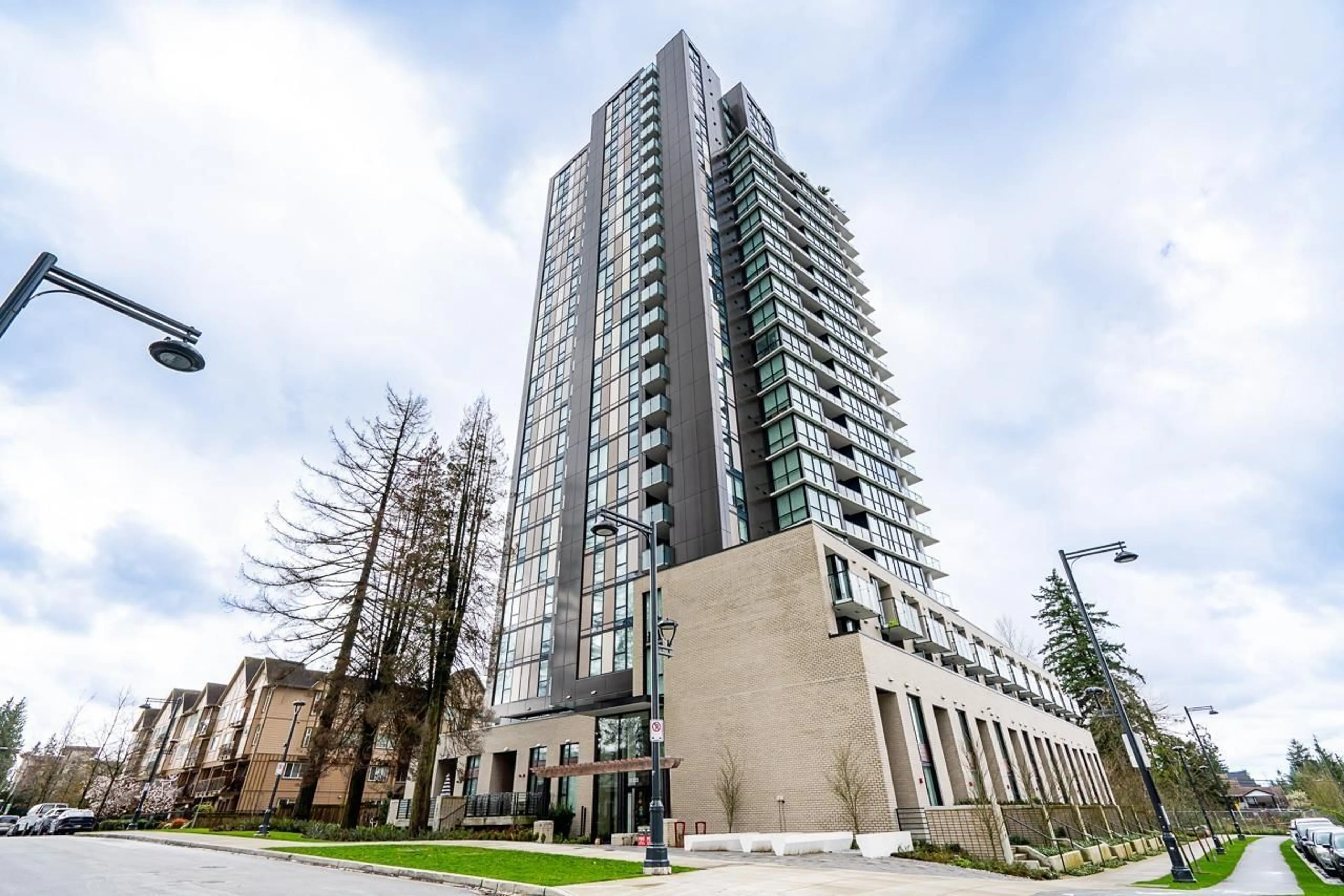 Indoor foyer for 101 - 10333 133 STREET, Surrey British Columbia V3T0V1