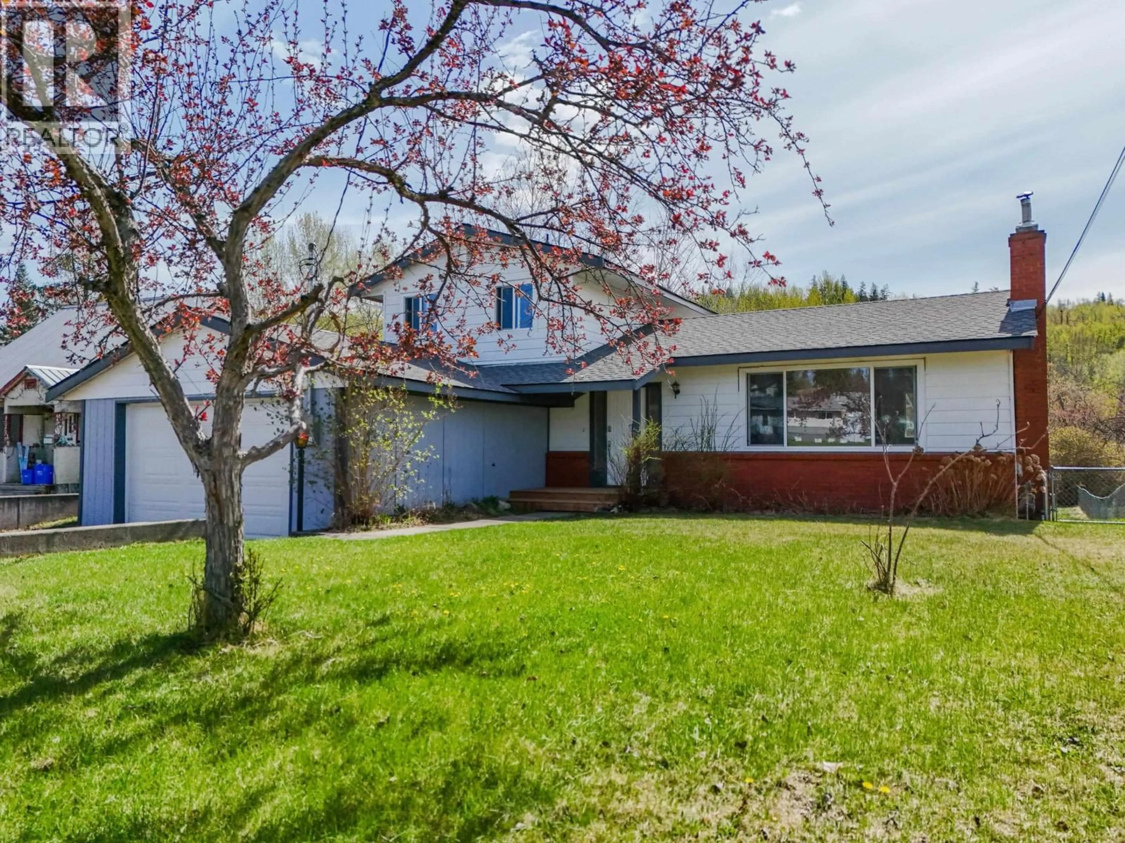 Home with vinyl exterior material, street for 1324 MOFFAT AVENUE, Quesnel British Columbia V2J3A7