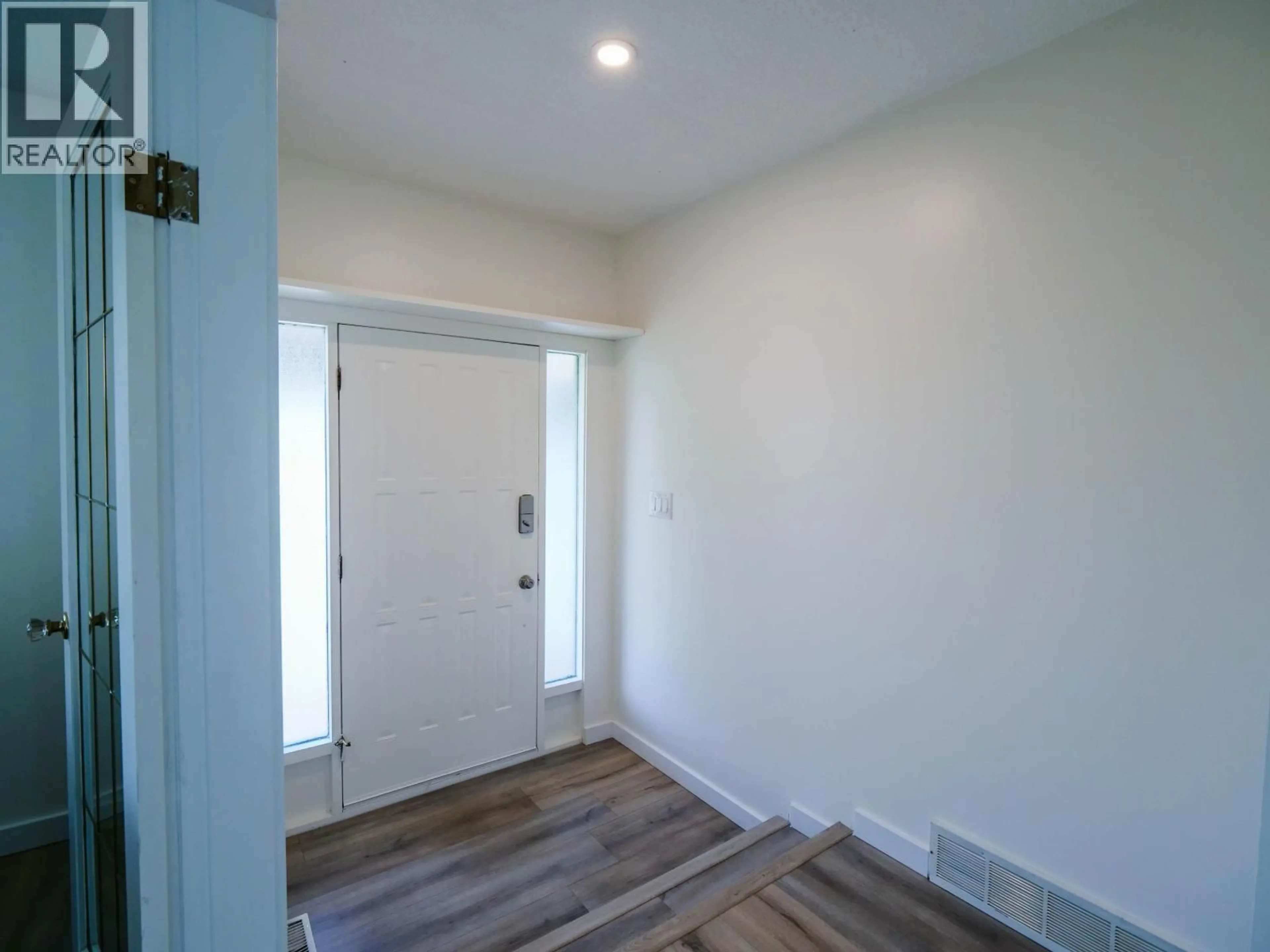 Indoor entryway for 1324 MOFFAT AVENUE, Quesnel British Columbia V2J3A7