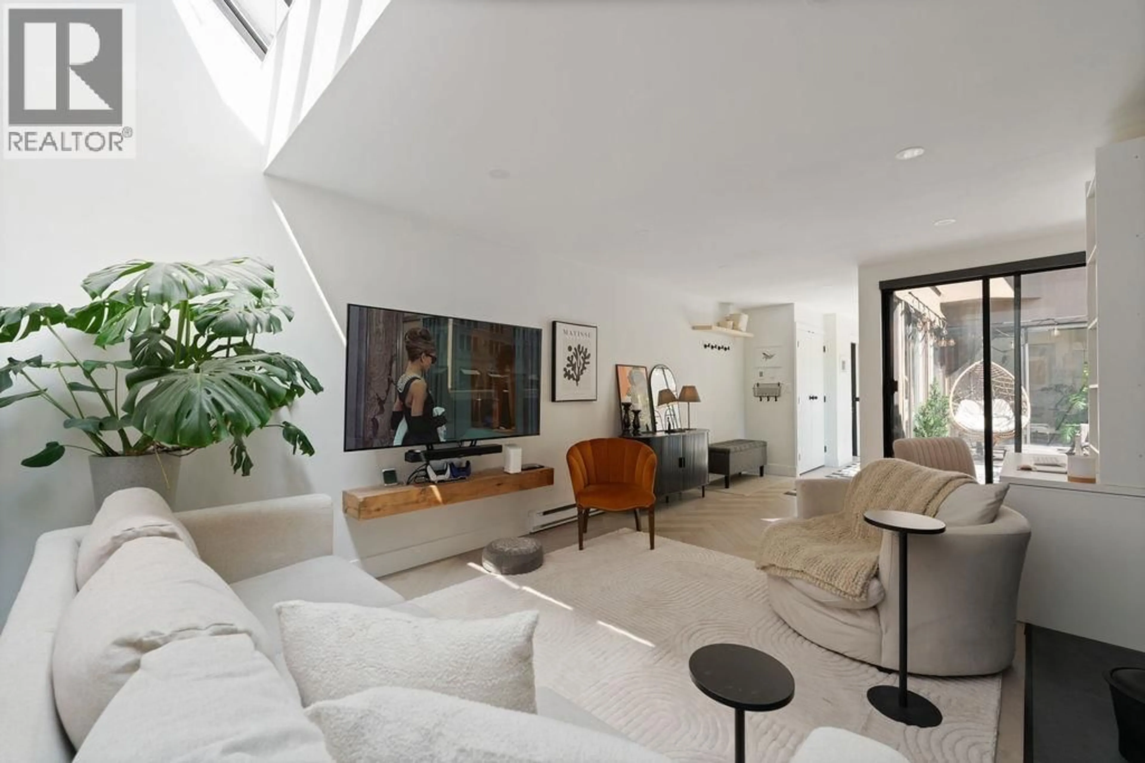 Living room with furniture, unknown for 104 - 1279 NICOLA STREET, Vancouver British Columbia V6G2E8