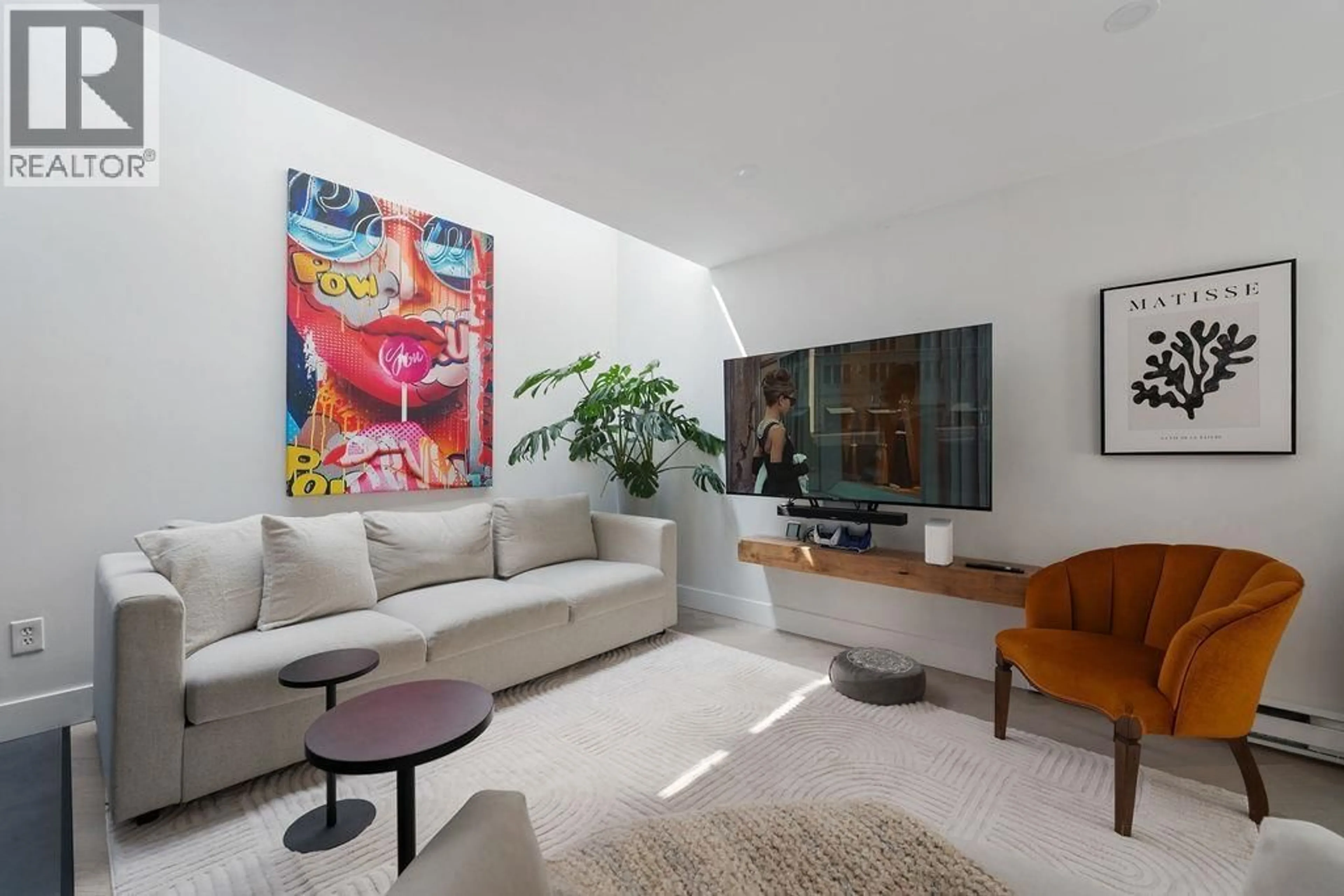 Living room with furniture, unknown for 104 - 1279 NICOLA STREET, Vancouver British Columbia V6G2E8