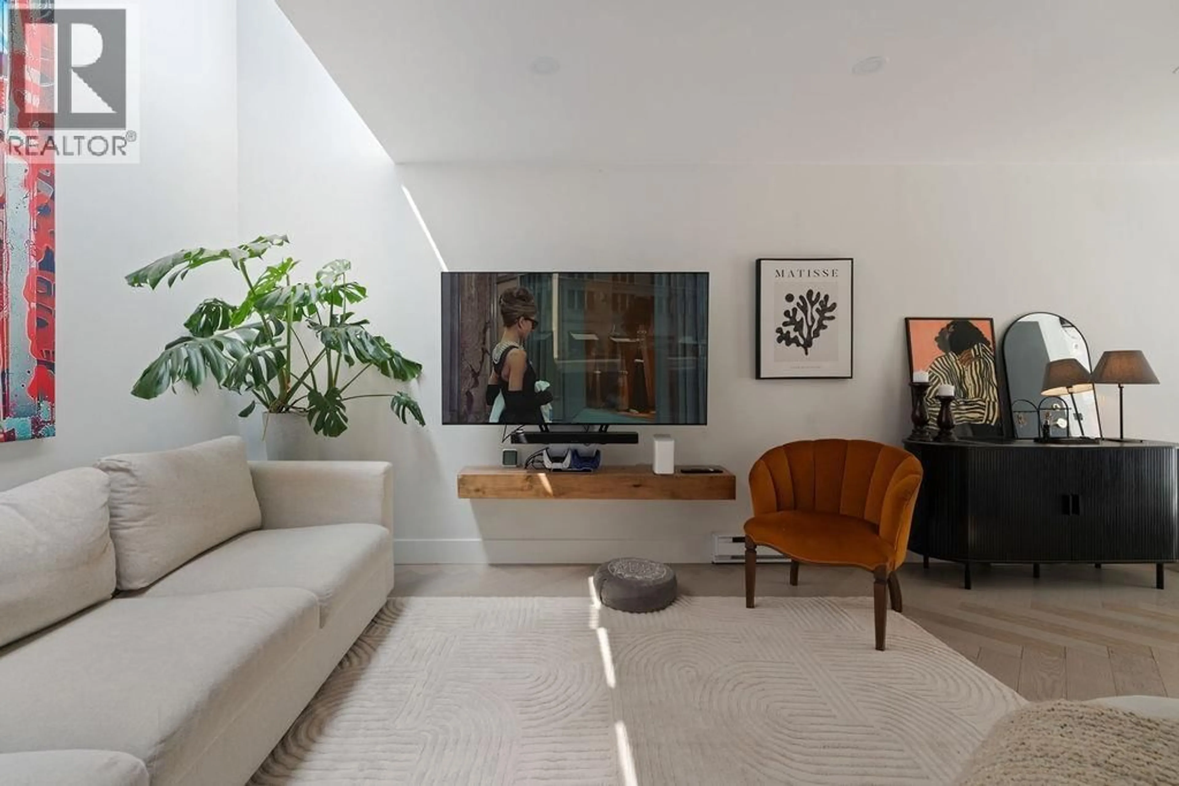 Living room with furniture, unknown for 104 - 1279 NICOLA STREET, Vancouver British Columbia V6G2E8