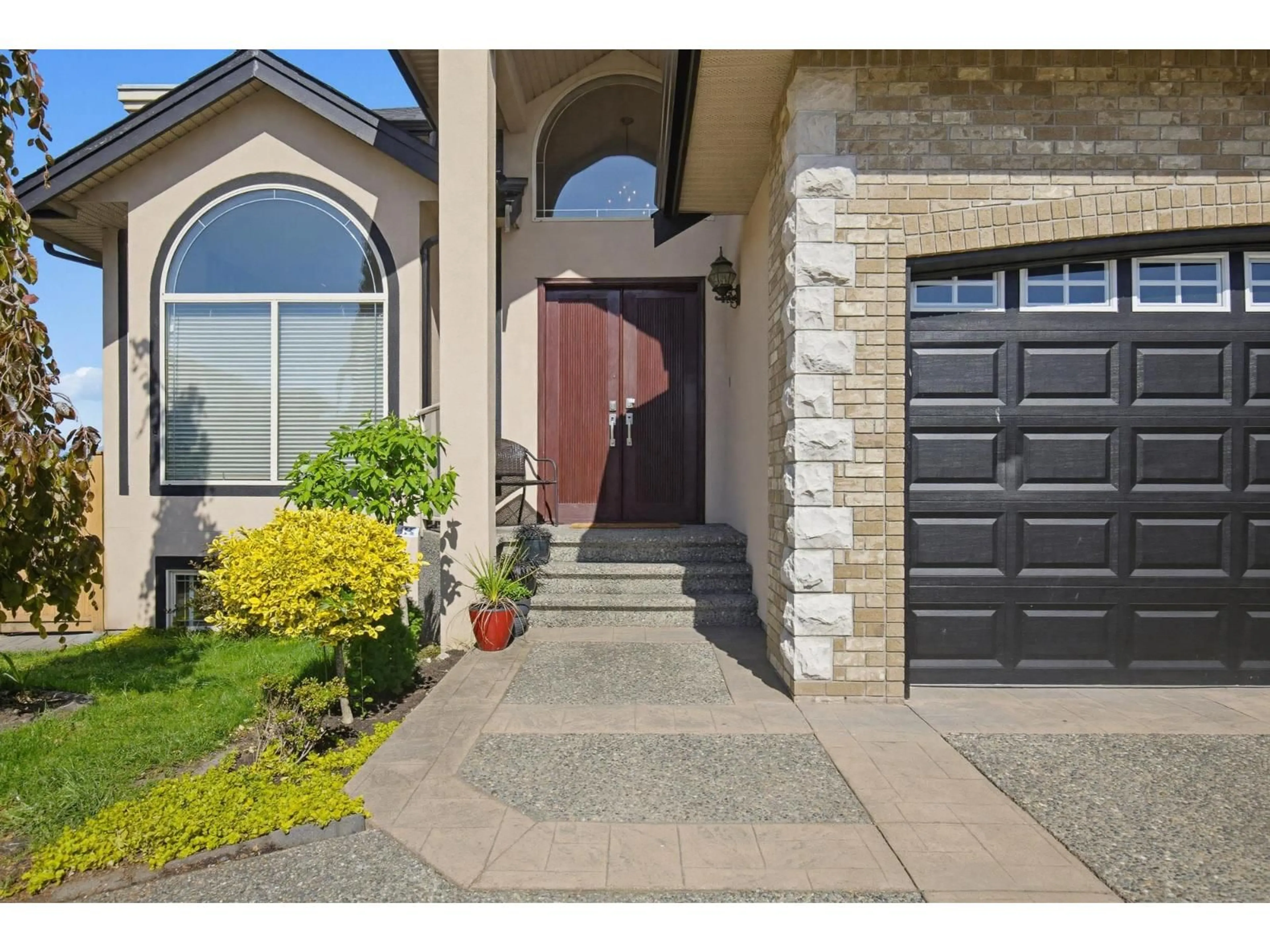 Indoor entryway for 3582 VIEWMOUNT PLACE, Abbotsford British Columbia V2T6S1