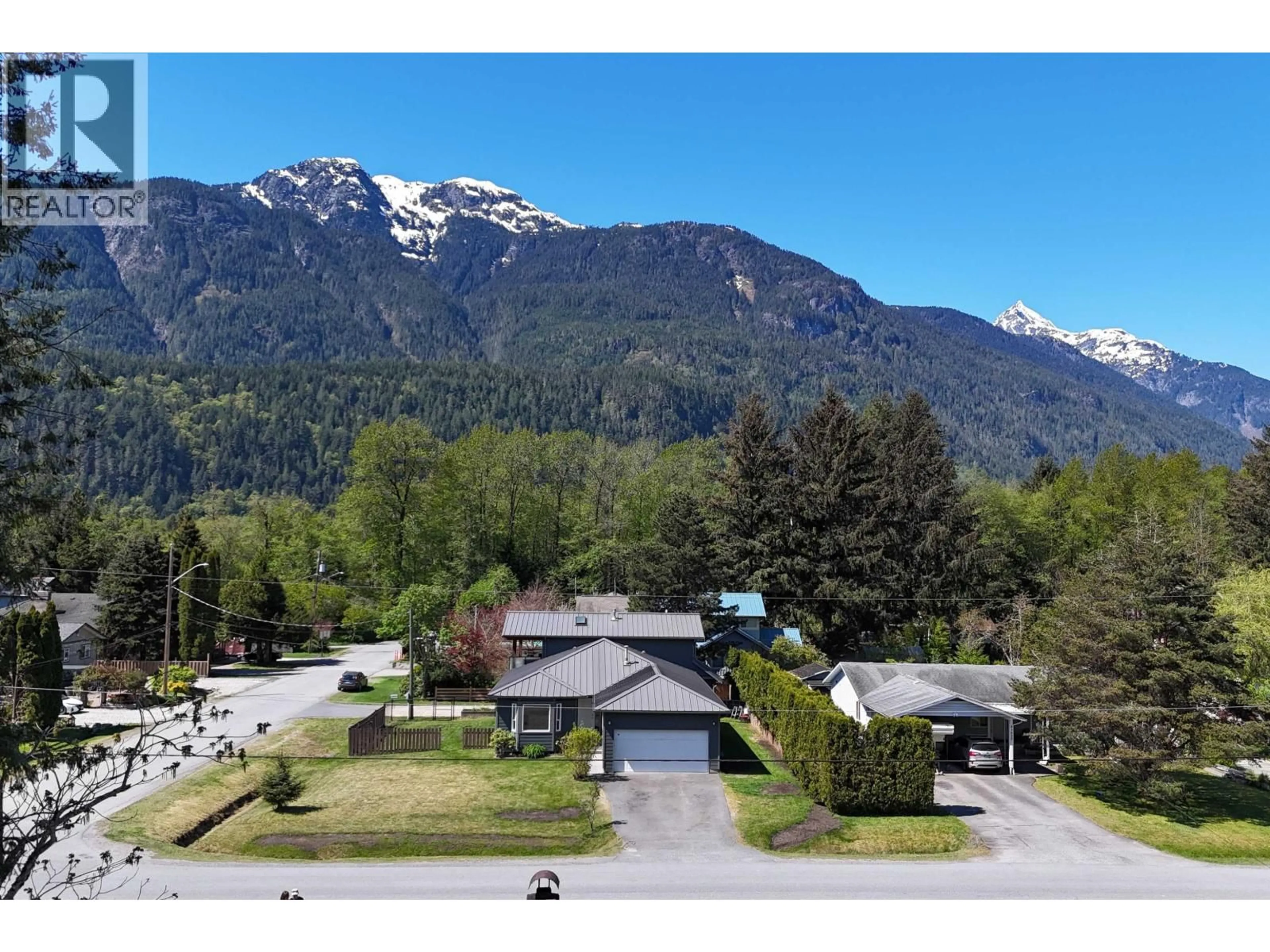 A pic from outside/outdoor area/front of a property/back of a property/a pic from drone, mountain view for 41613 COTTONWOOD ROAD, Squamish British Columbia V0N1H0
