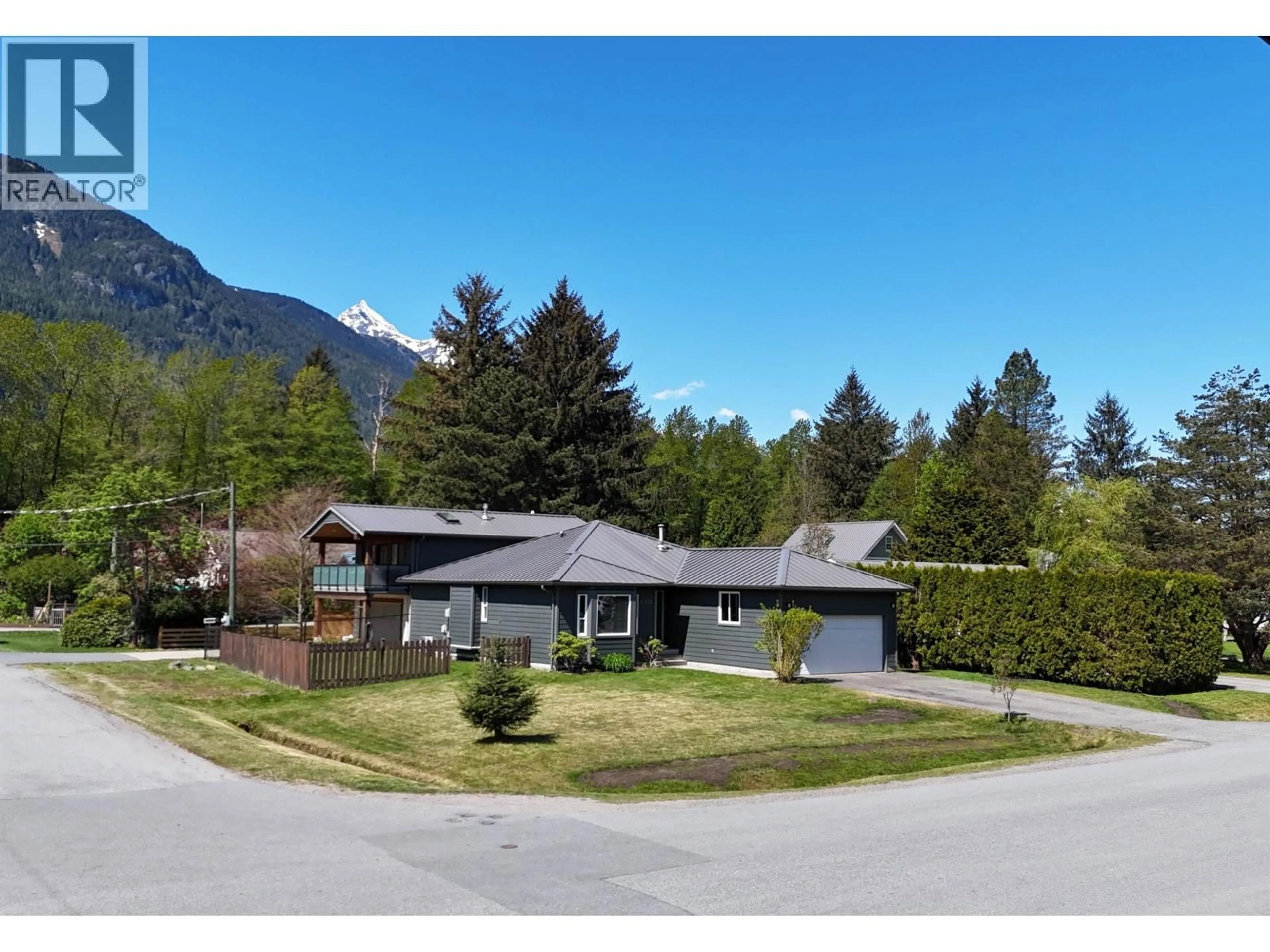 A pic from outside/outdoor area/front of a property/back of a property/a pic from drone, mountain view for 41613 COTTONWOOD ROAD, Squamish British Columbia V0N1H0