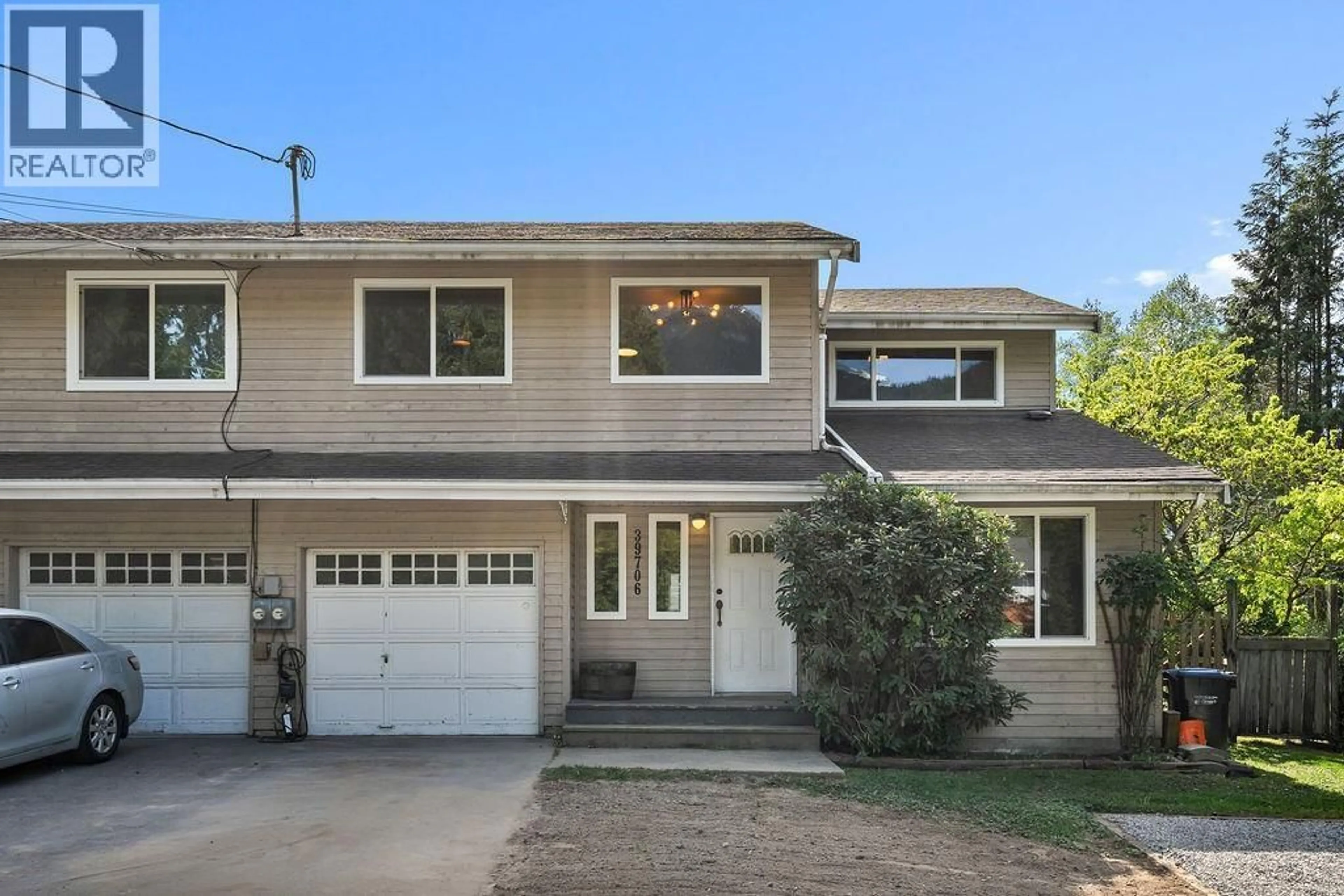 Home with vinyl exterior material, street for 39706 GOVERNMENT ROAD, Squamish British Columbia V8B0M8