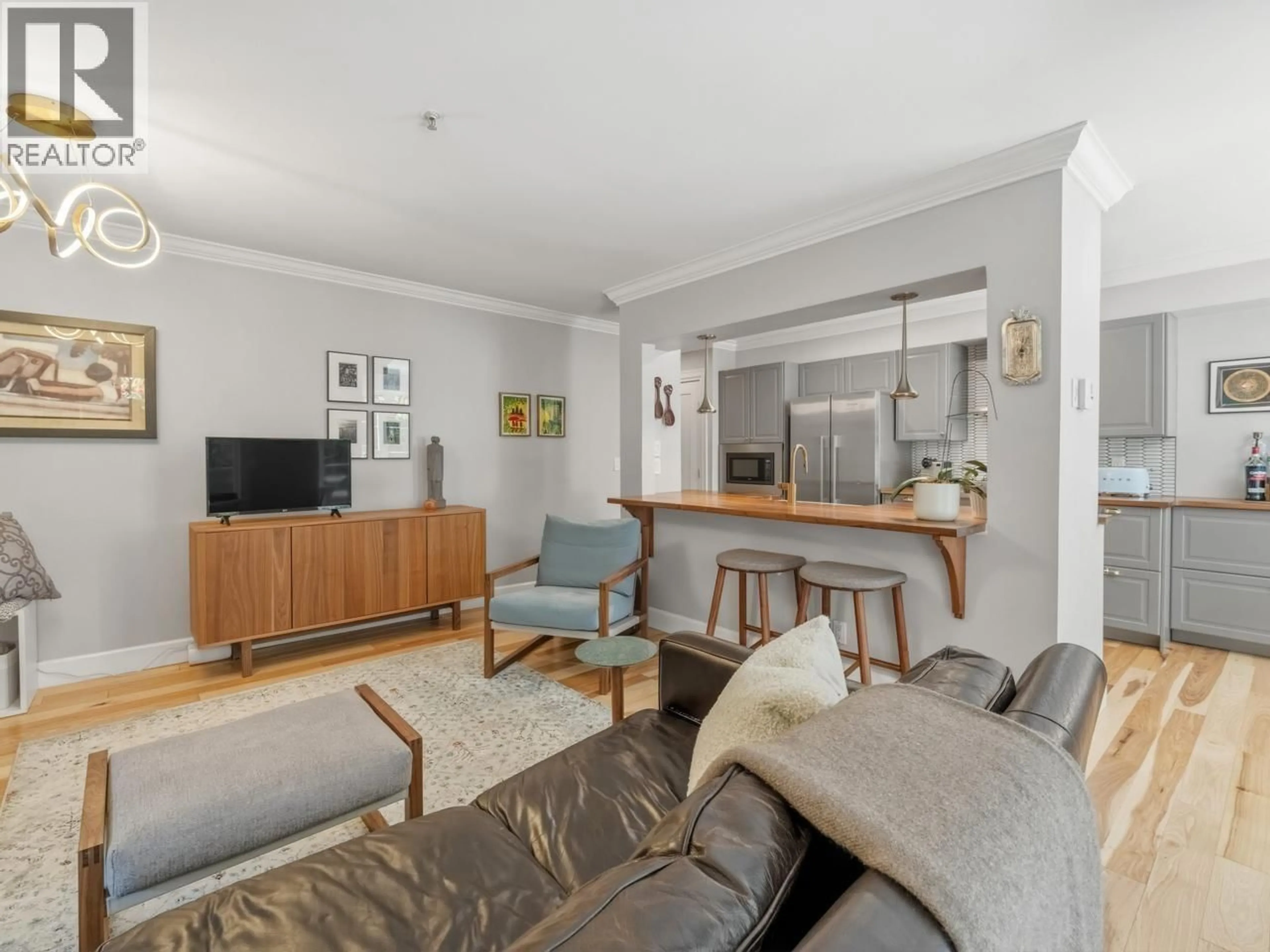 Living room with furniture, unknown for 103 - 2110 YORK AVENUE, Vancouver British Columbia V6K1C3