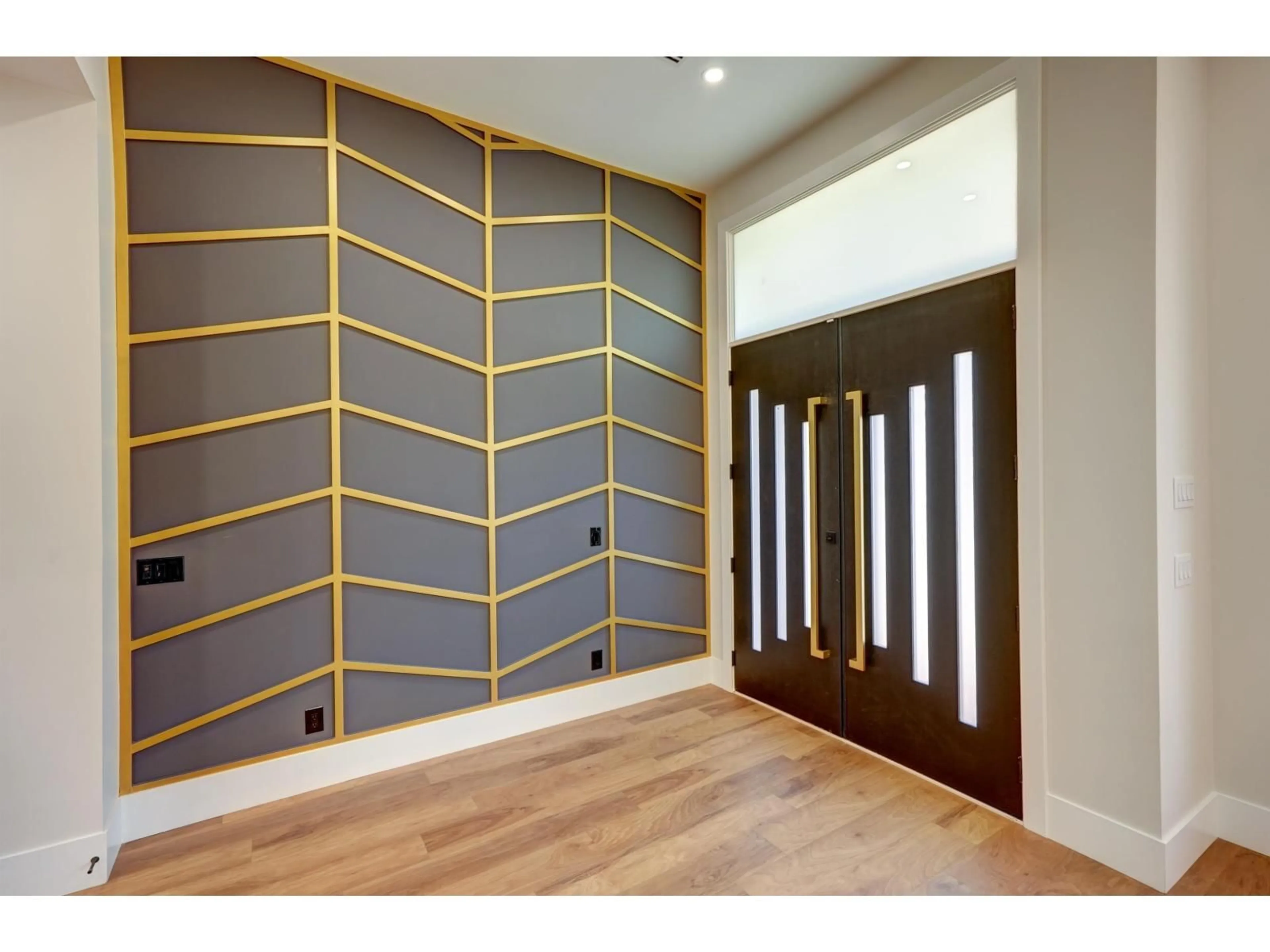 Indoor foyer for 11682 71A AVENUE, Delta British Columbia V4E1X1