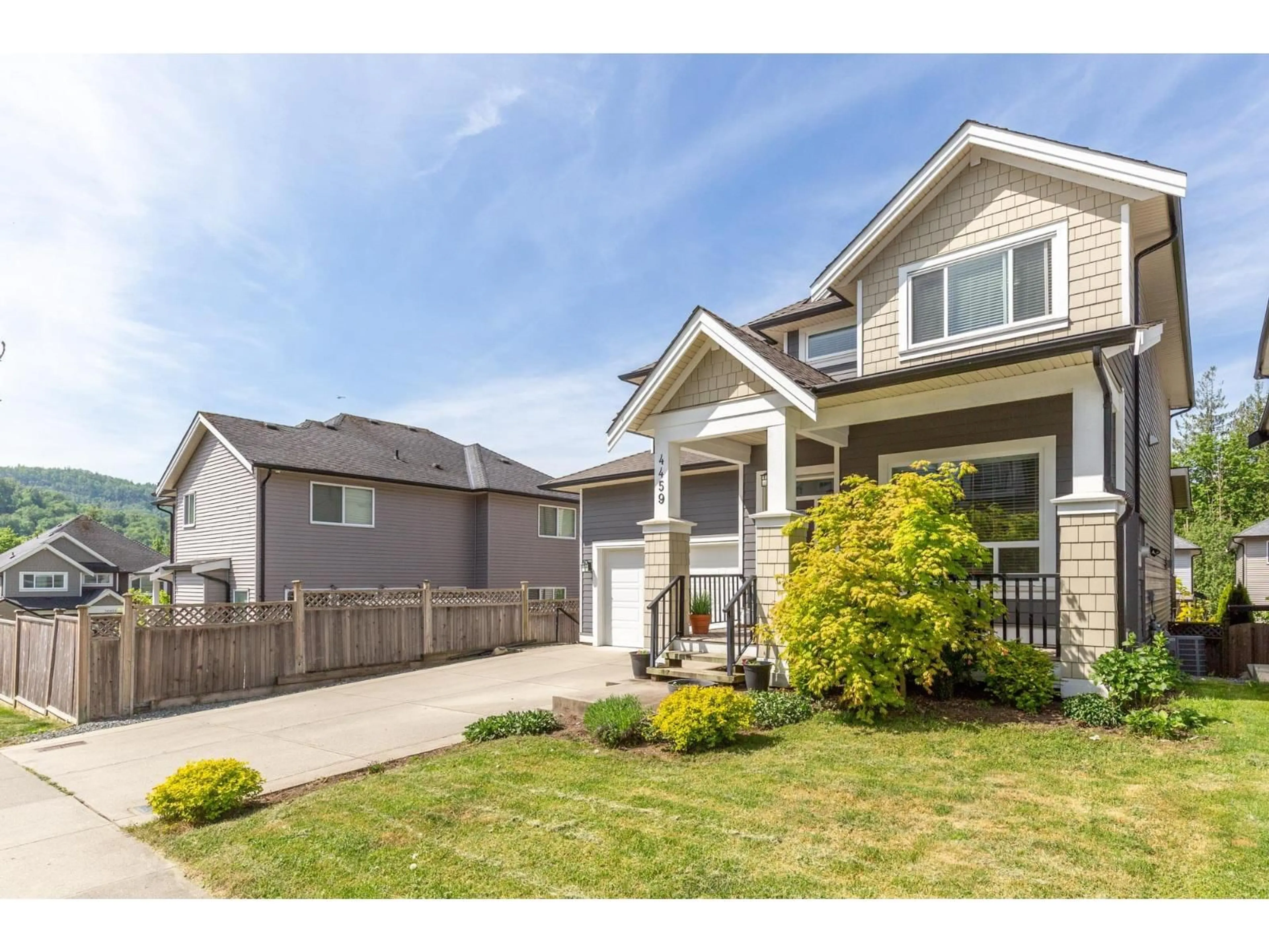 Home with vinyl exterior material, street for 4459 FARINA ROAD, Abbotsford British Columbia V3G0E8