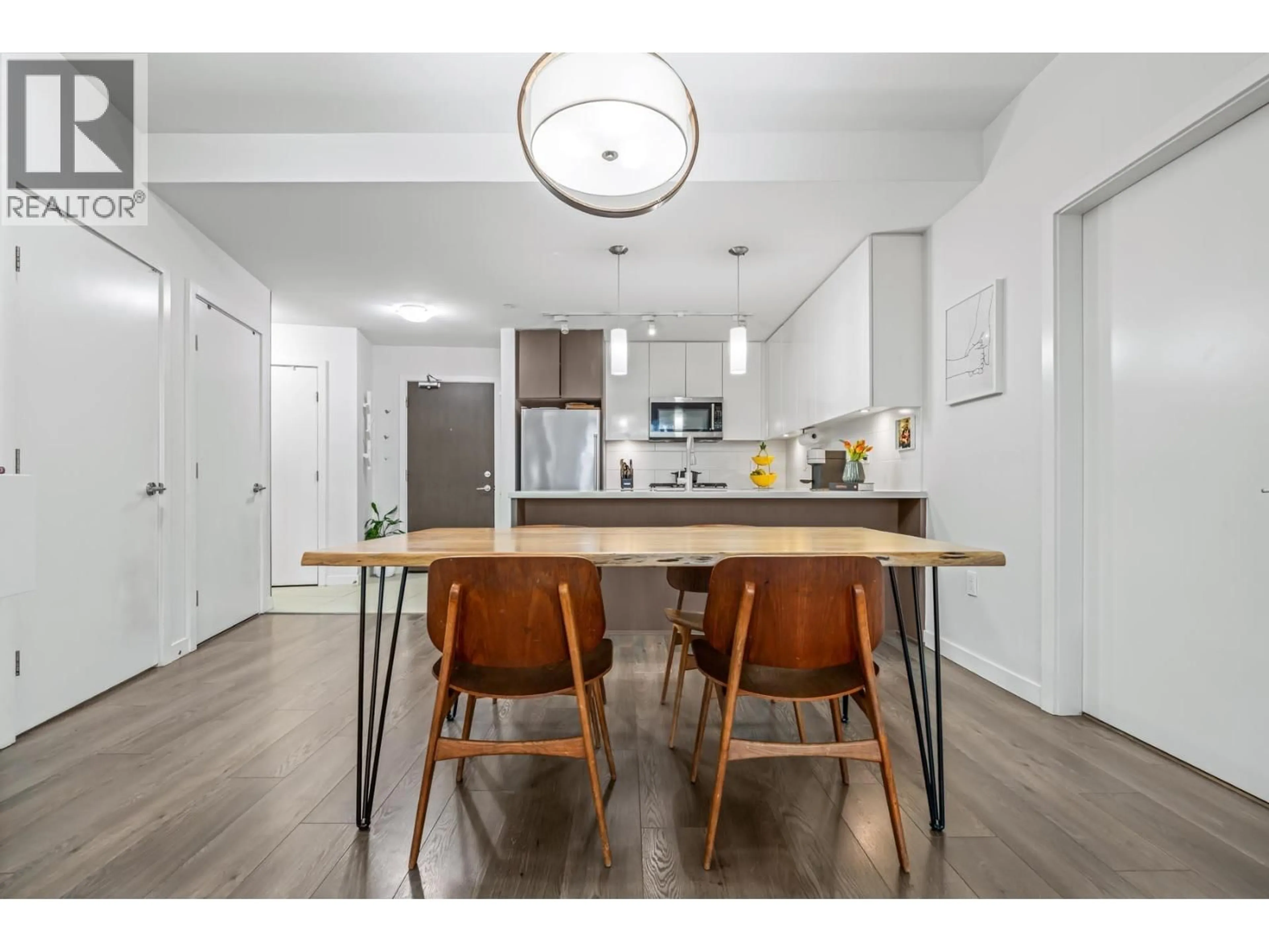 Open concept kitchen, wood/laminate floor for 328 - 22 ROYAL AVENUE, New Westminster British Columbia V3L0H1
