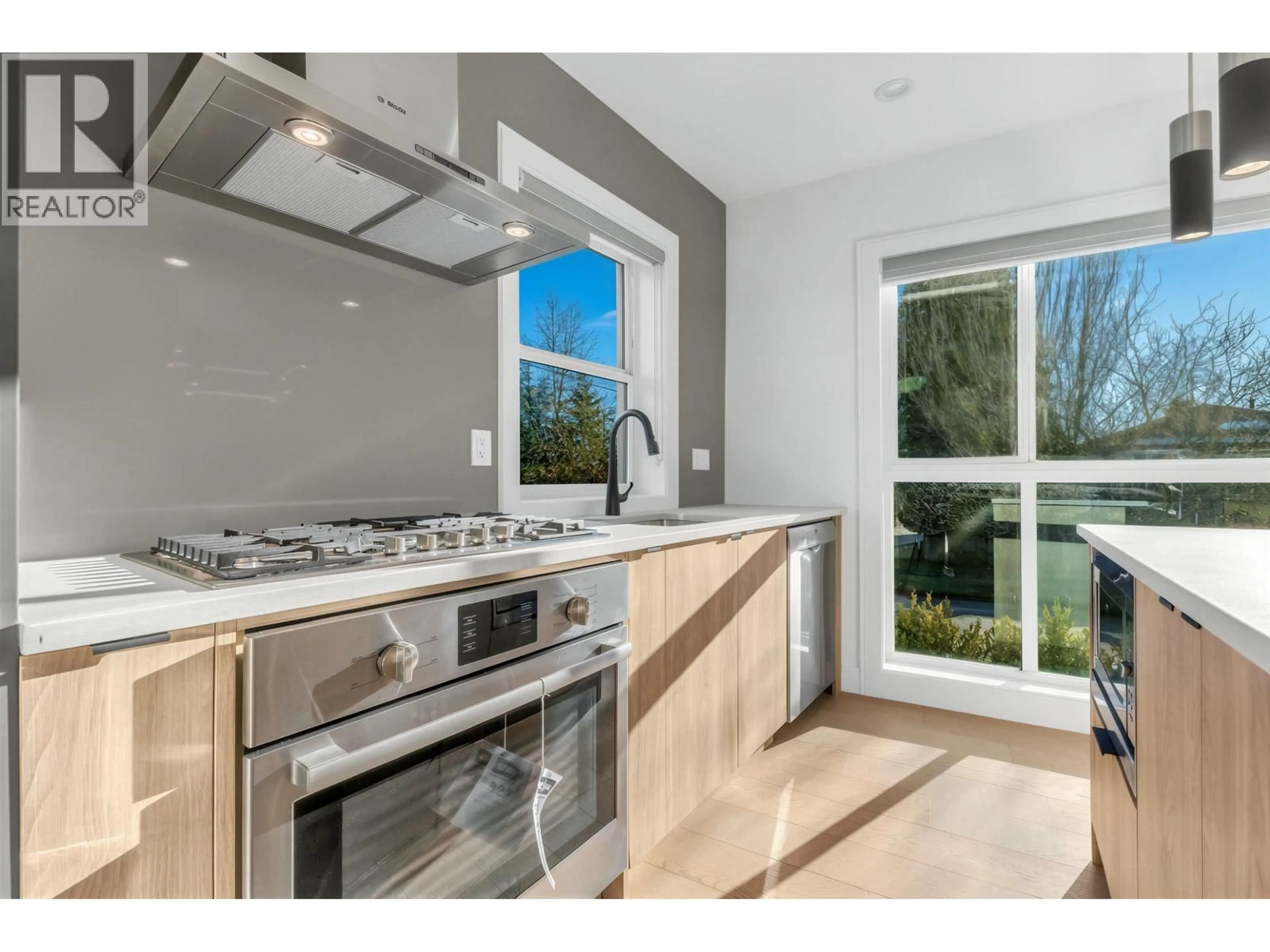 Contemporary kitchen, unknown for 7359 OAK STREET, Vancouver British Columbia V6P1V9
