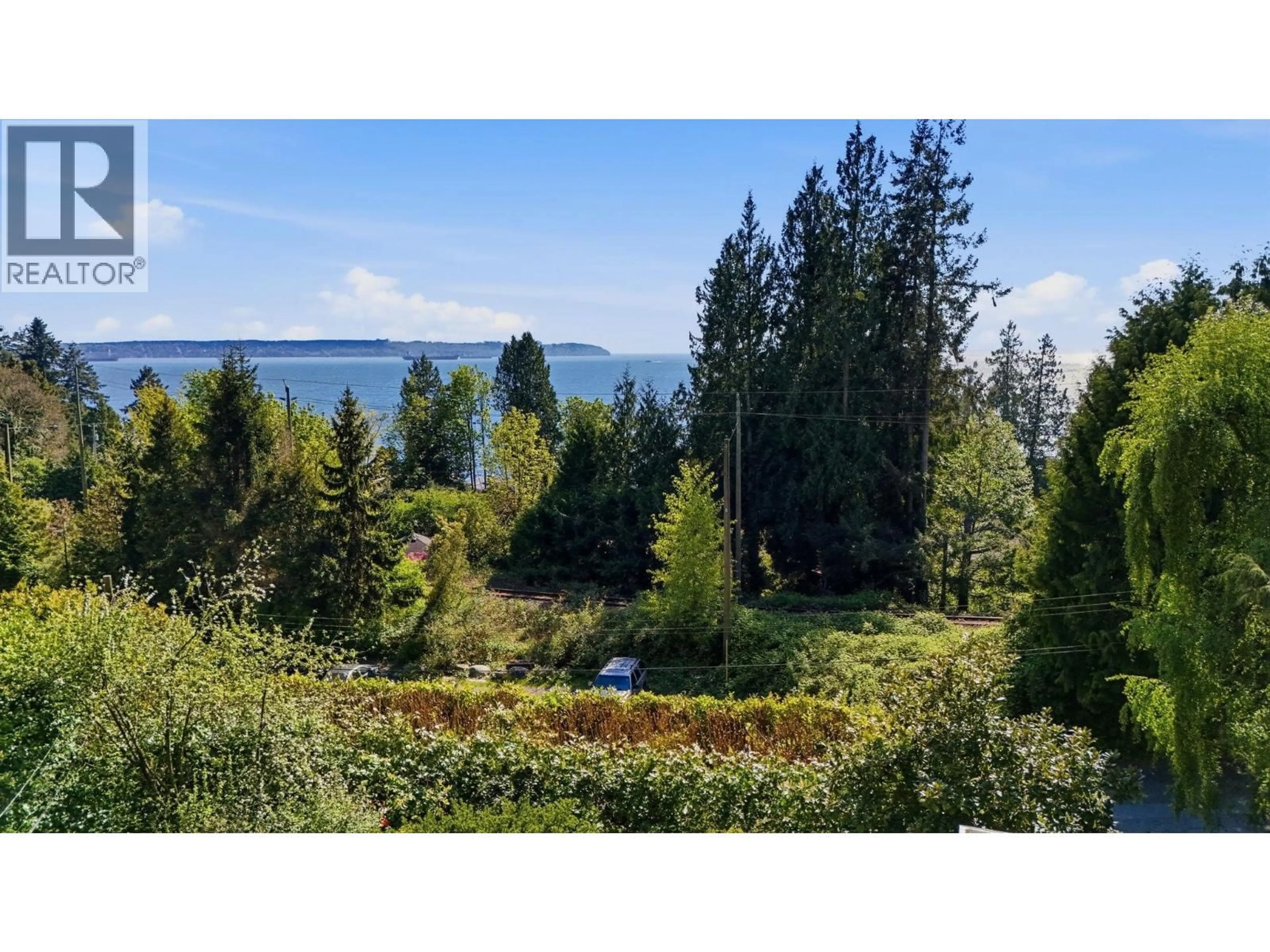 A pic from outside/outdoor area/front of a property/back of a property/a pic from drone, water/lake/river/ocean view for 3155 DICKINSON CRESCENT, West Vancouver British Columbia V7V2L4