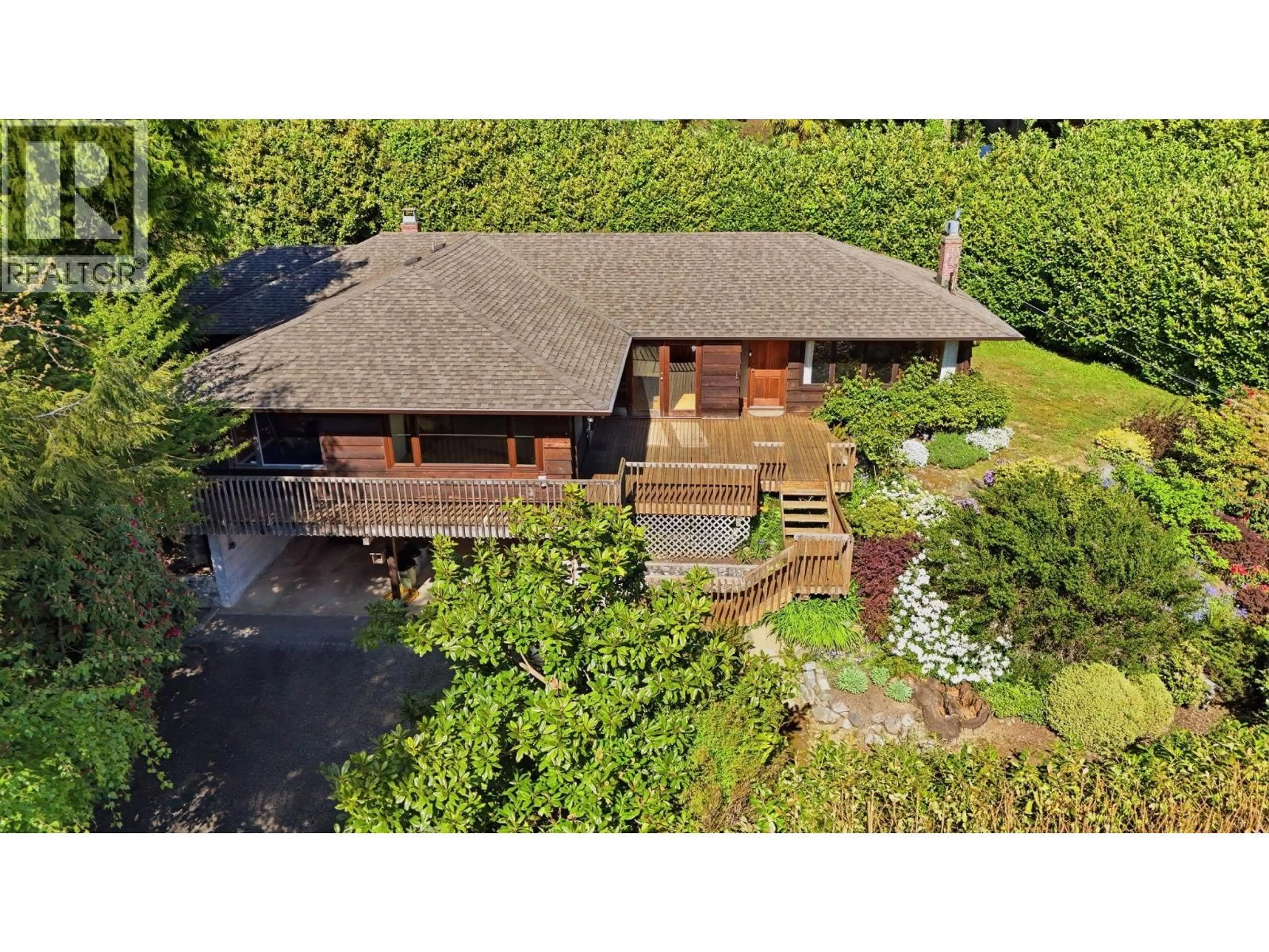 A pic from outside/outdoor area/front of a property/back of a property/a pic from drone, unknown for 3155 DICKINSON CRESCENT, West Vancouver British Columbia V7V2L4