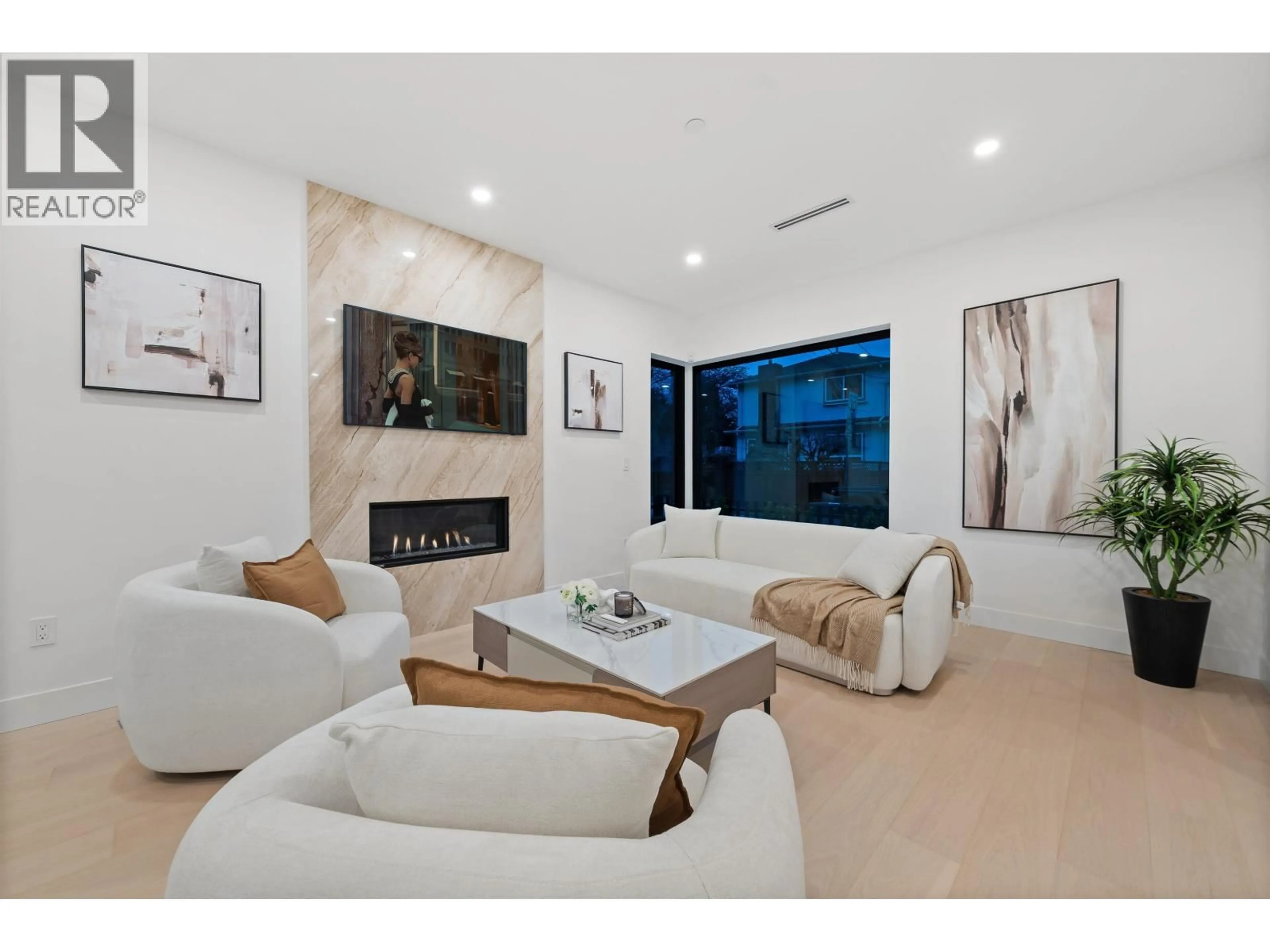 Living room with furniture, ceramic/tile floor for 3670 FLEMING STREET, Vancouver British Columbia V5N3V8
