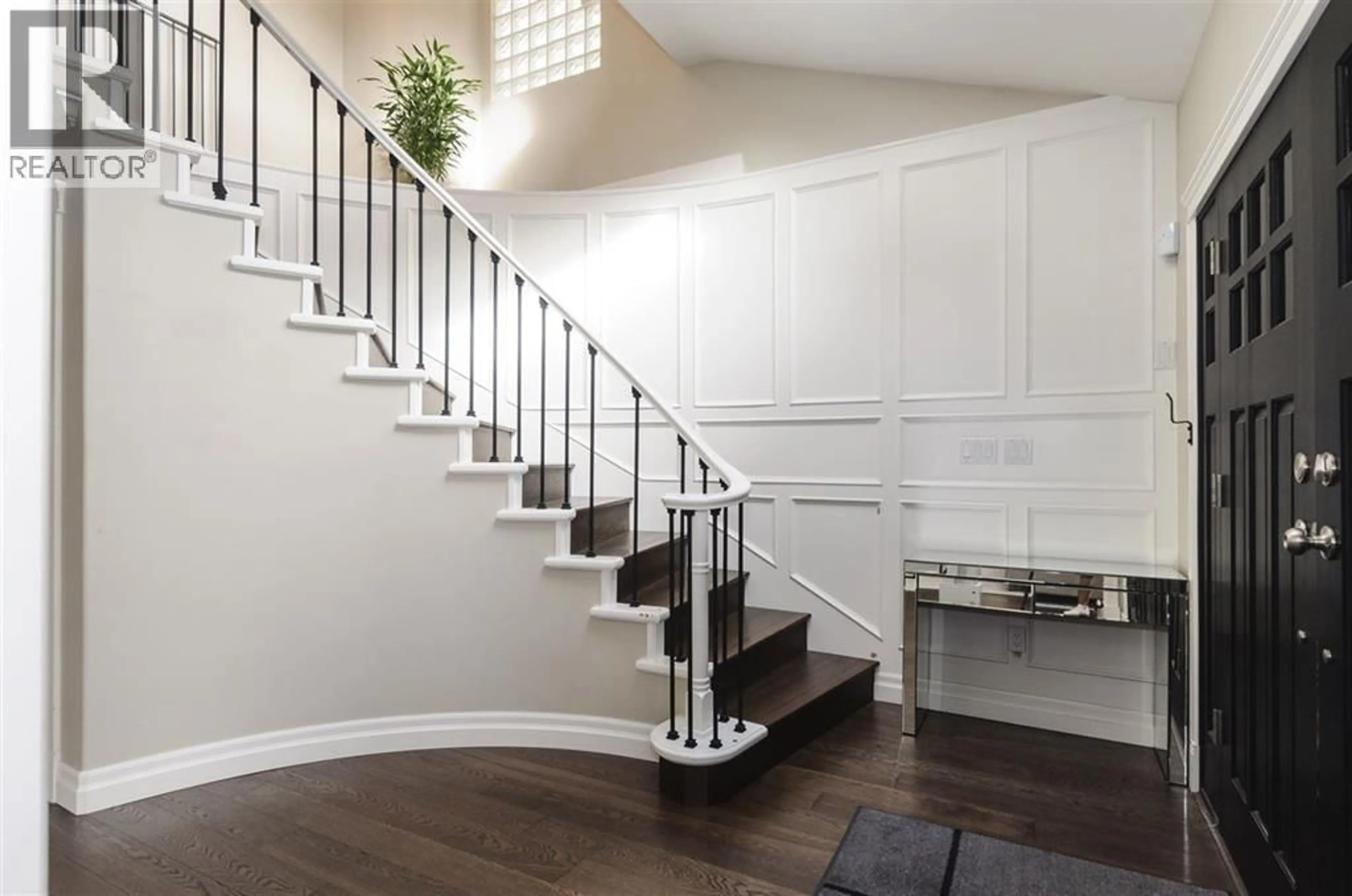 Stairs for 183 HOWARD AVENUE, Burnaby British Columbia V5B1J6