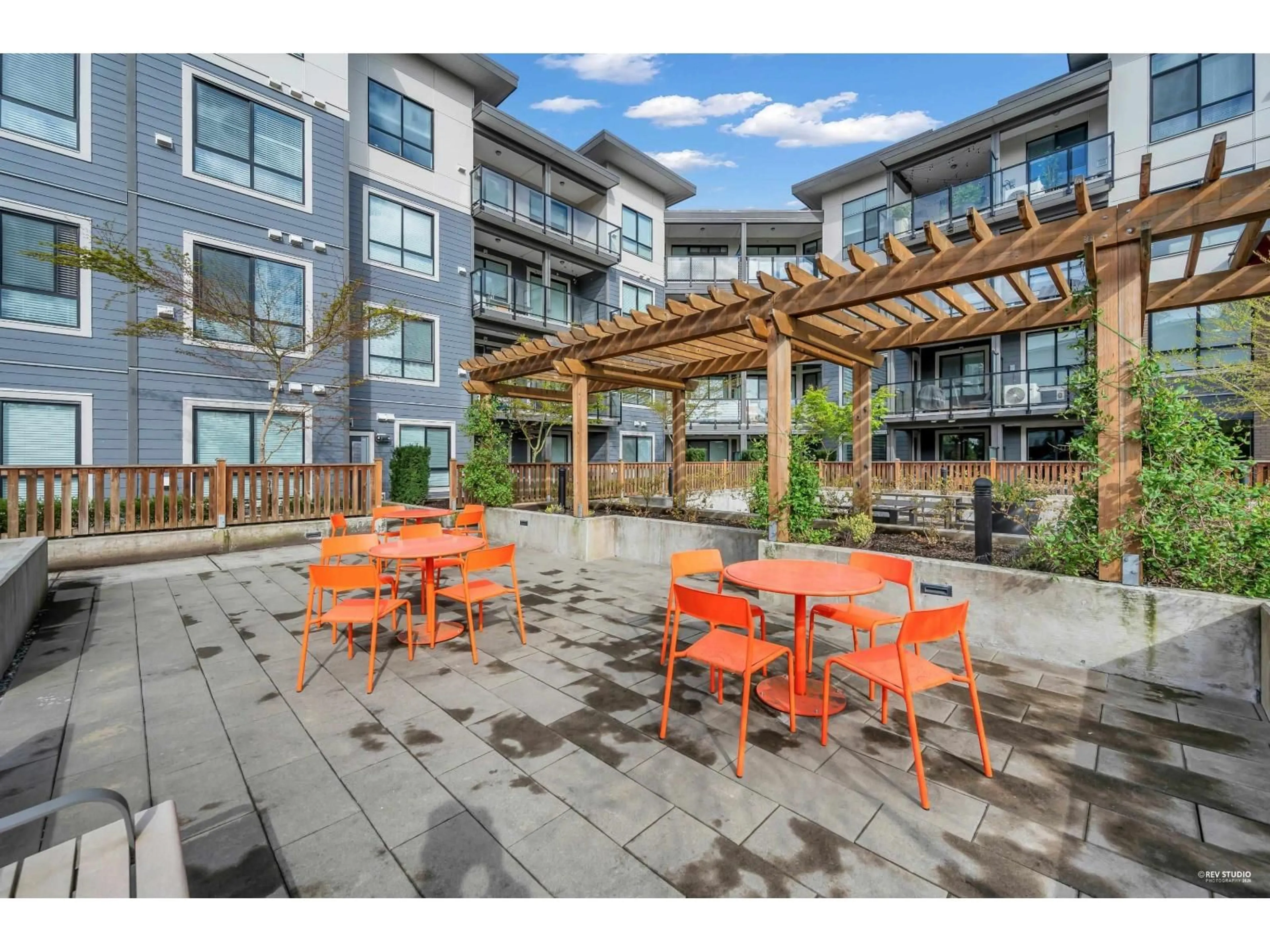 Patio, unknown for 402 - 20356 72B AVENUE, Langley British Columbia V2Y4J9