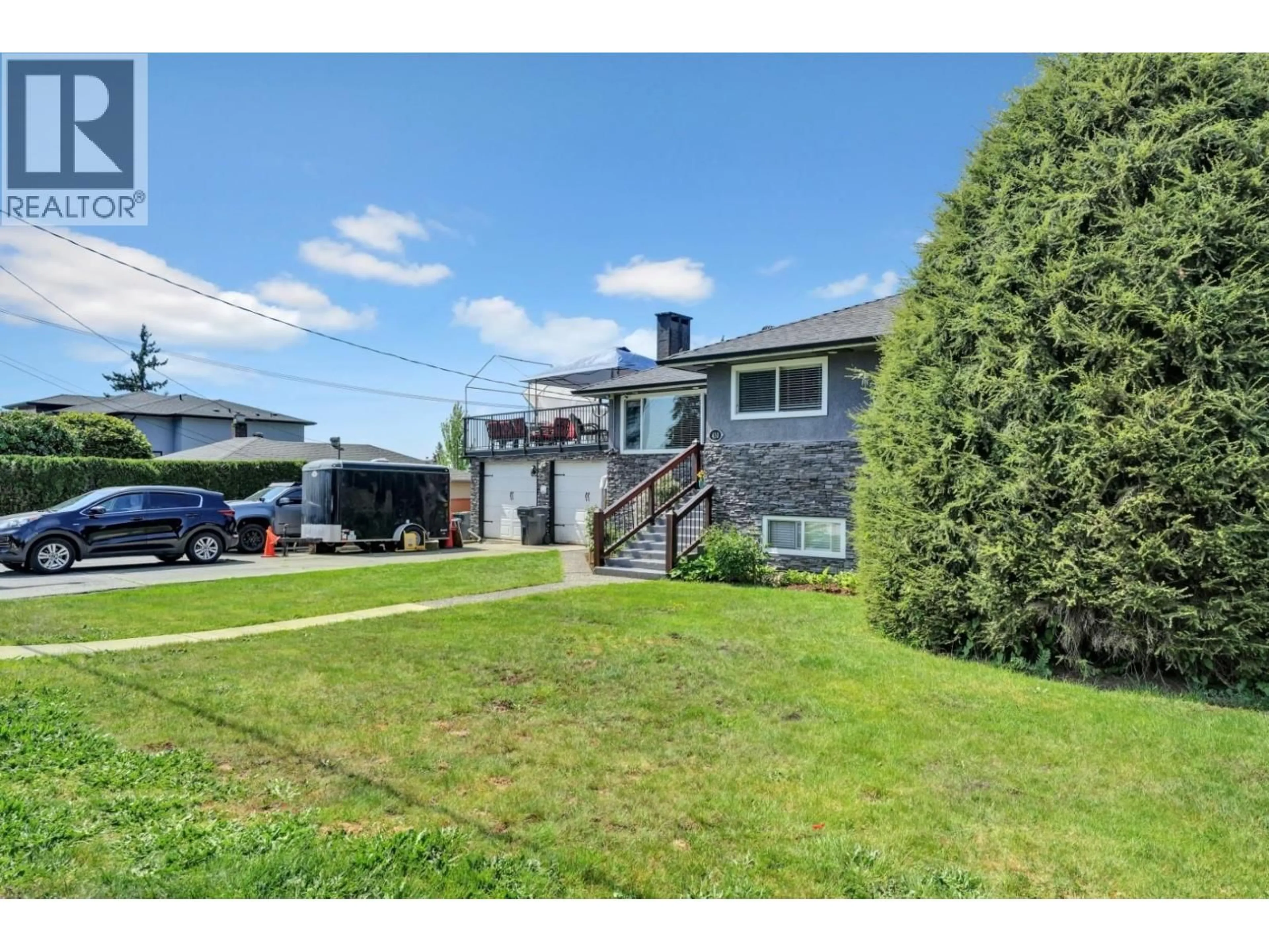 A pic from outside/outdoor area/front of a property/back of a property/a pic from drone, street for 430 MONTGOMERY STREET, Coquitlam British Columbia V3K5G6
